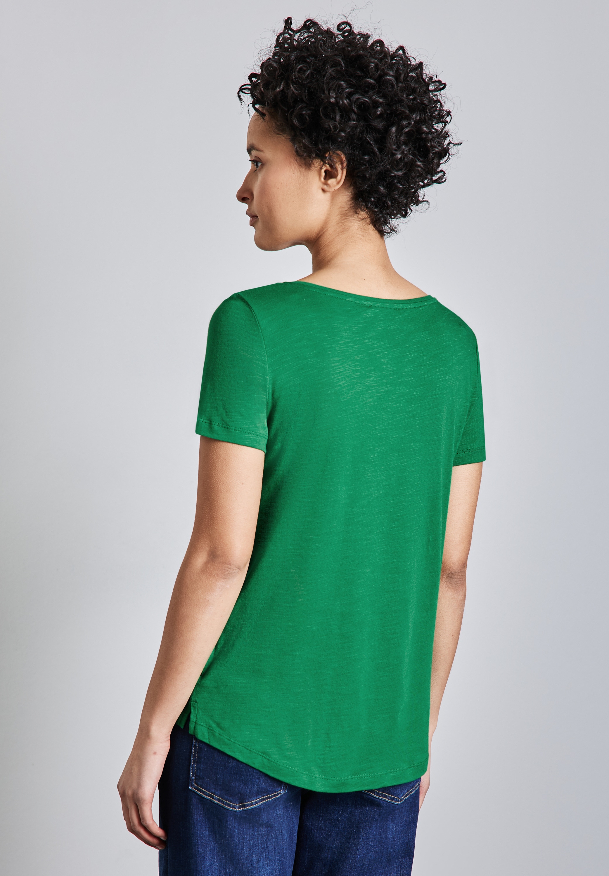 STREET ONE V-Shirt, mit abgerundetem V-Ausschnitt