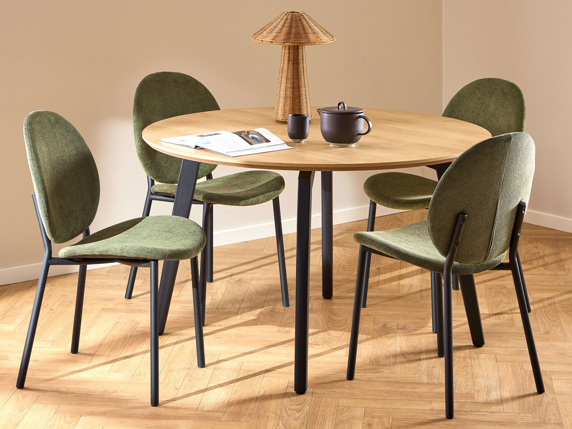 ACTONA GROUP "Essgruppe, Speisetisch mit Wohnzimmerstühlen" Set, 1x Tisch + 4x Stühle, 5 Stk. tlg.