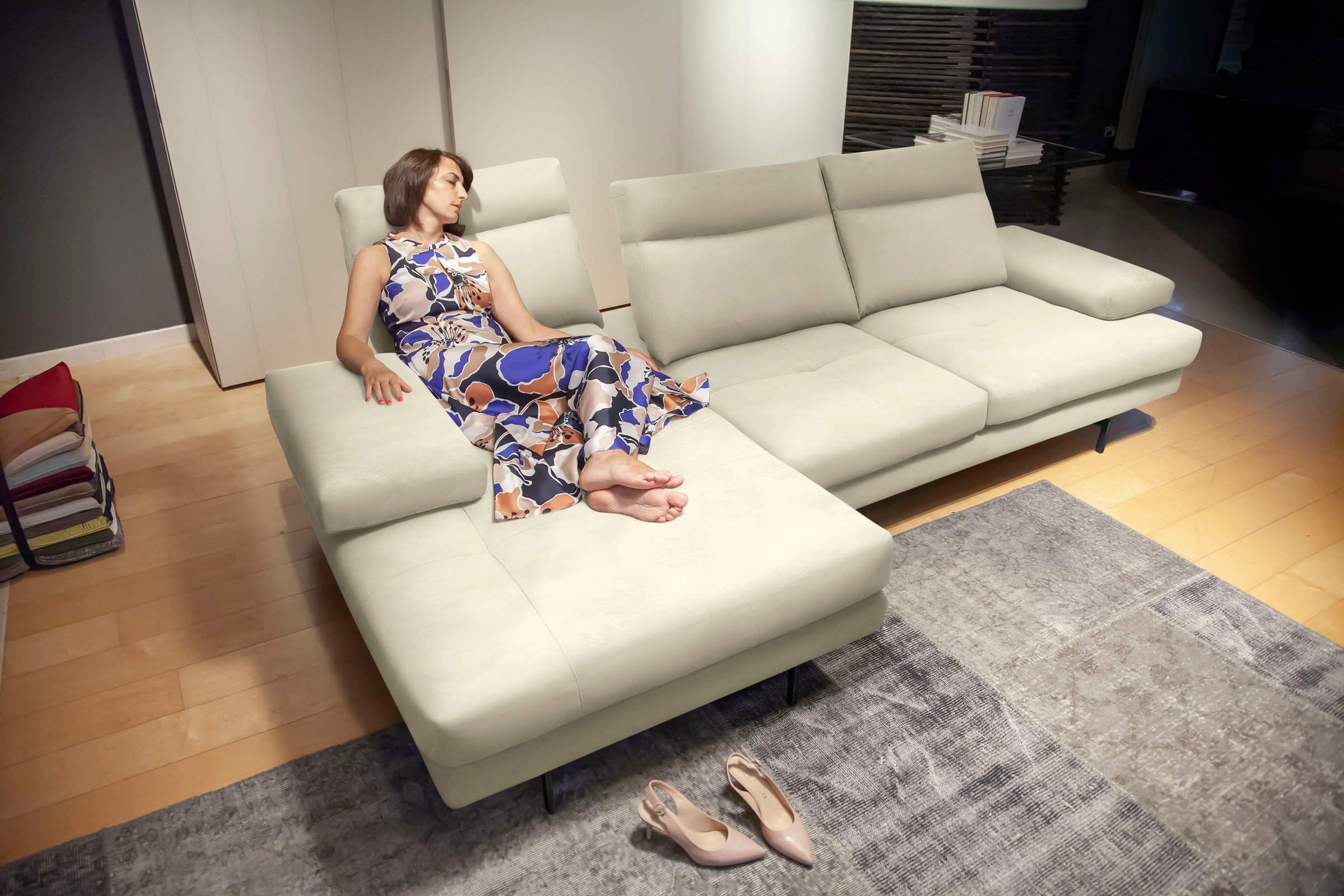 CALIA ITALIA Ecksofa "Toby Wing, B/T: 308/153 cm, Multifunktionssofa, Designsofa, L-Form" inkl. Sitztiefenverstellung und Armlehnfunktion, Füße in schwarz matt