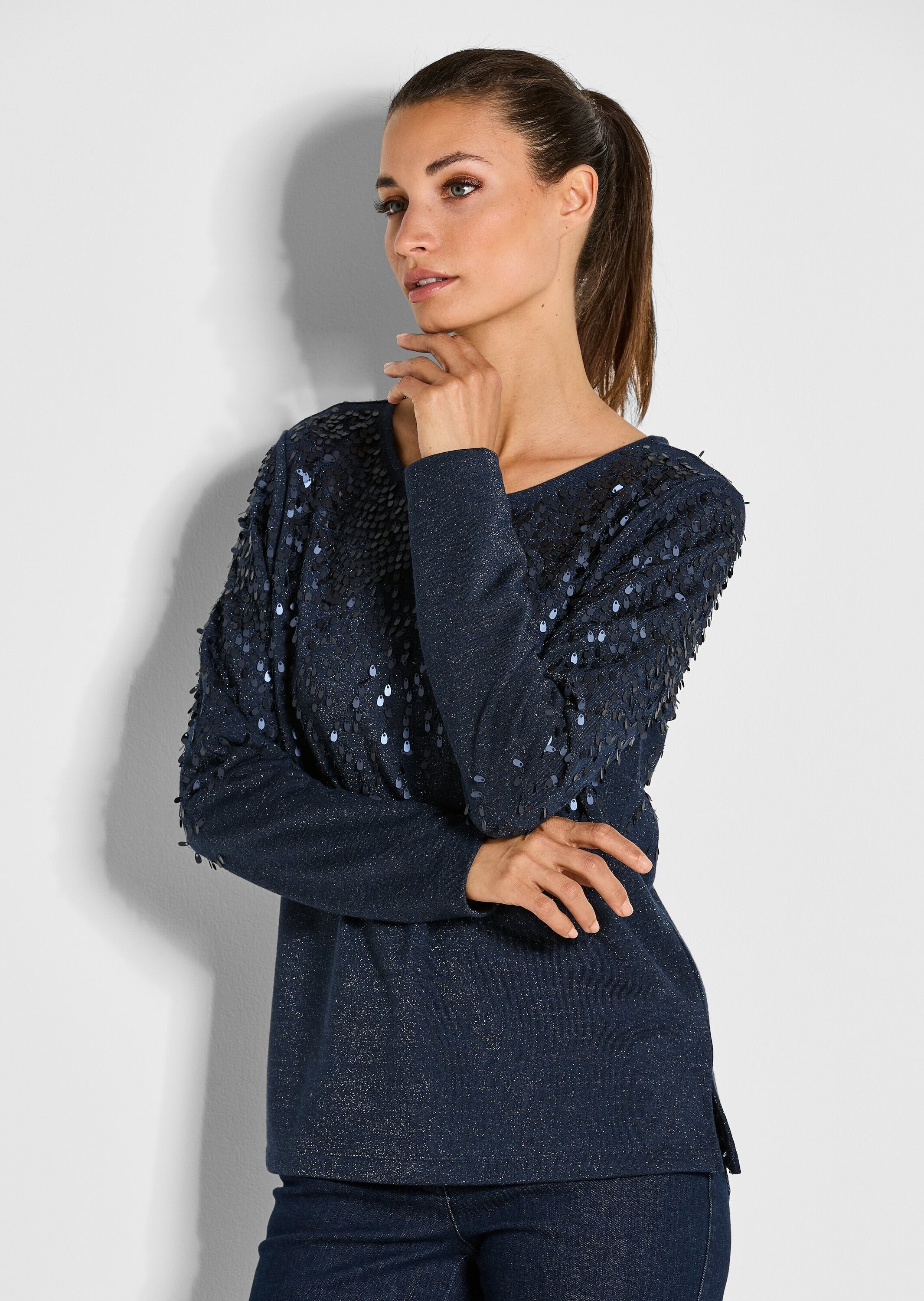 MADELEINE Langarmshirt »Sweatshirt Glitzeroberteil mit funkelnden Details« Glanzeffekte durch Pailletten
