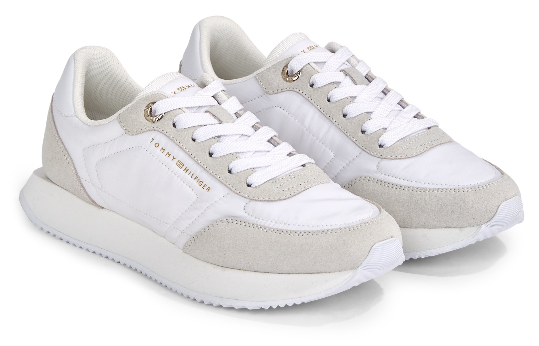 Tommy Hilfiger Plateausneaker "ESSENTIAL RUNNER", in cleanem Style, Freizeitschuh, Halbschuh, Schnürschuh