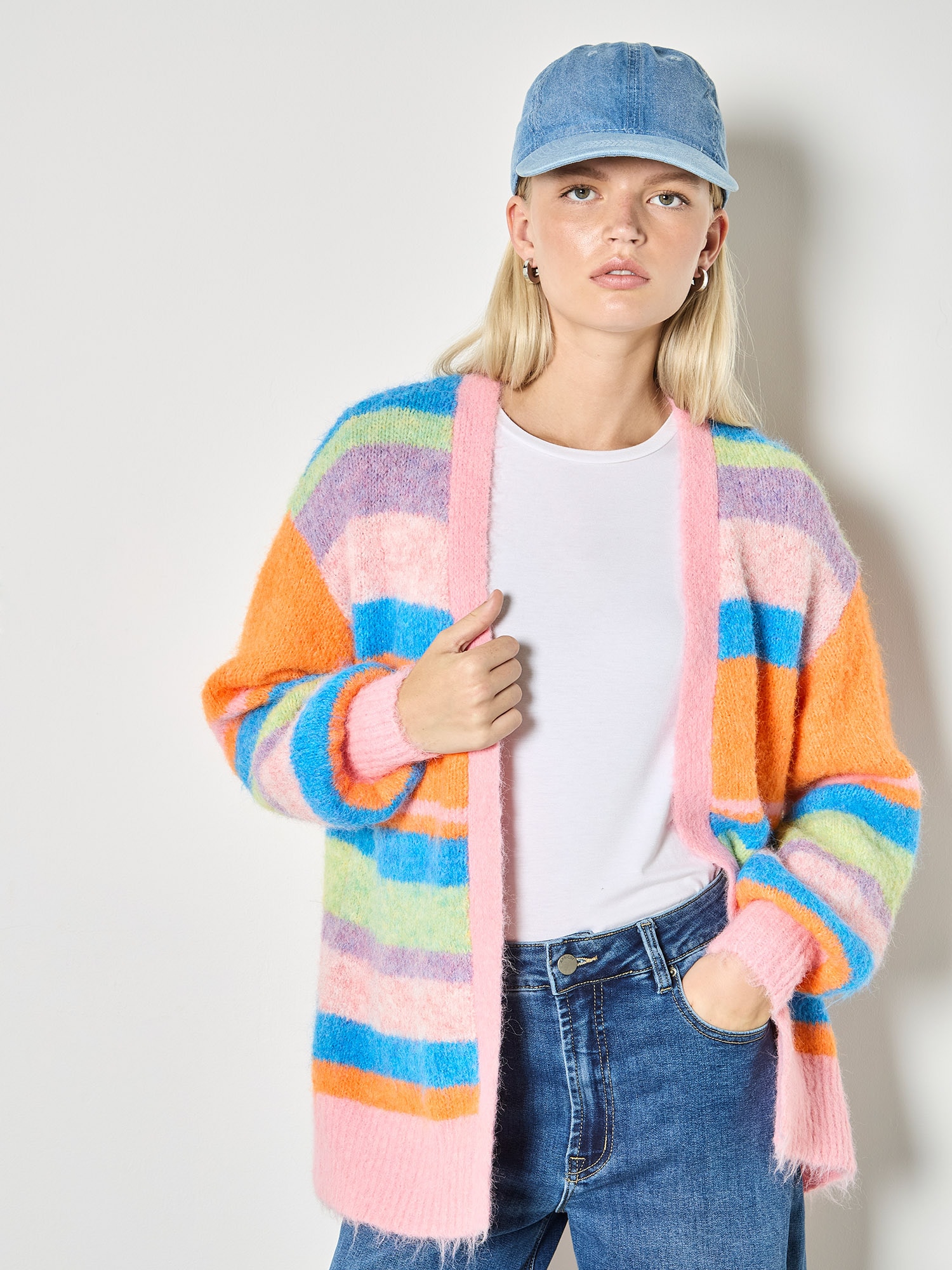 Apricot Cardigan "Flauschige Strickjacke" mit Streifen