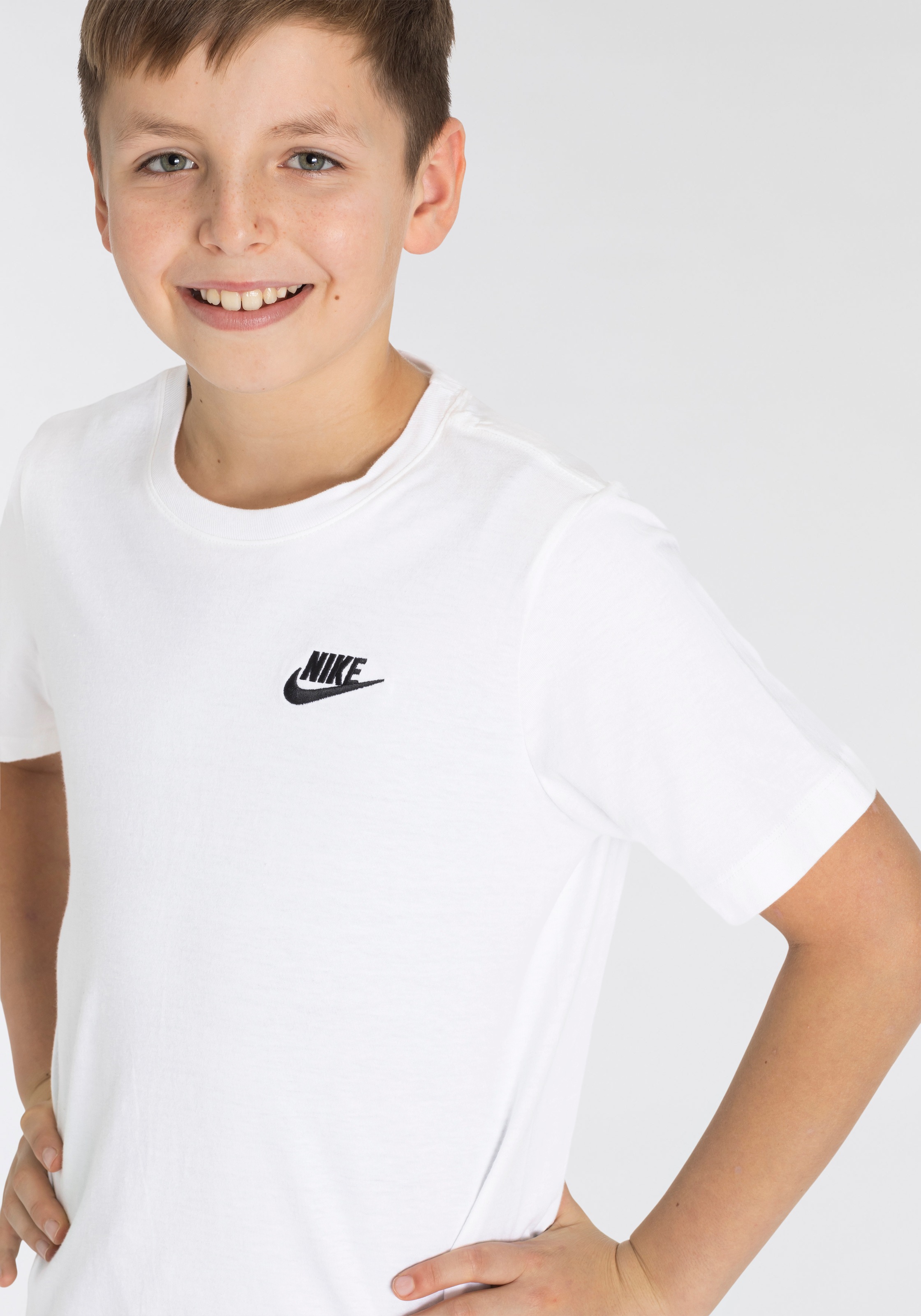 Nike Sportswear T-Shirt »BIG KIDS' T-SHIRT«