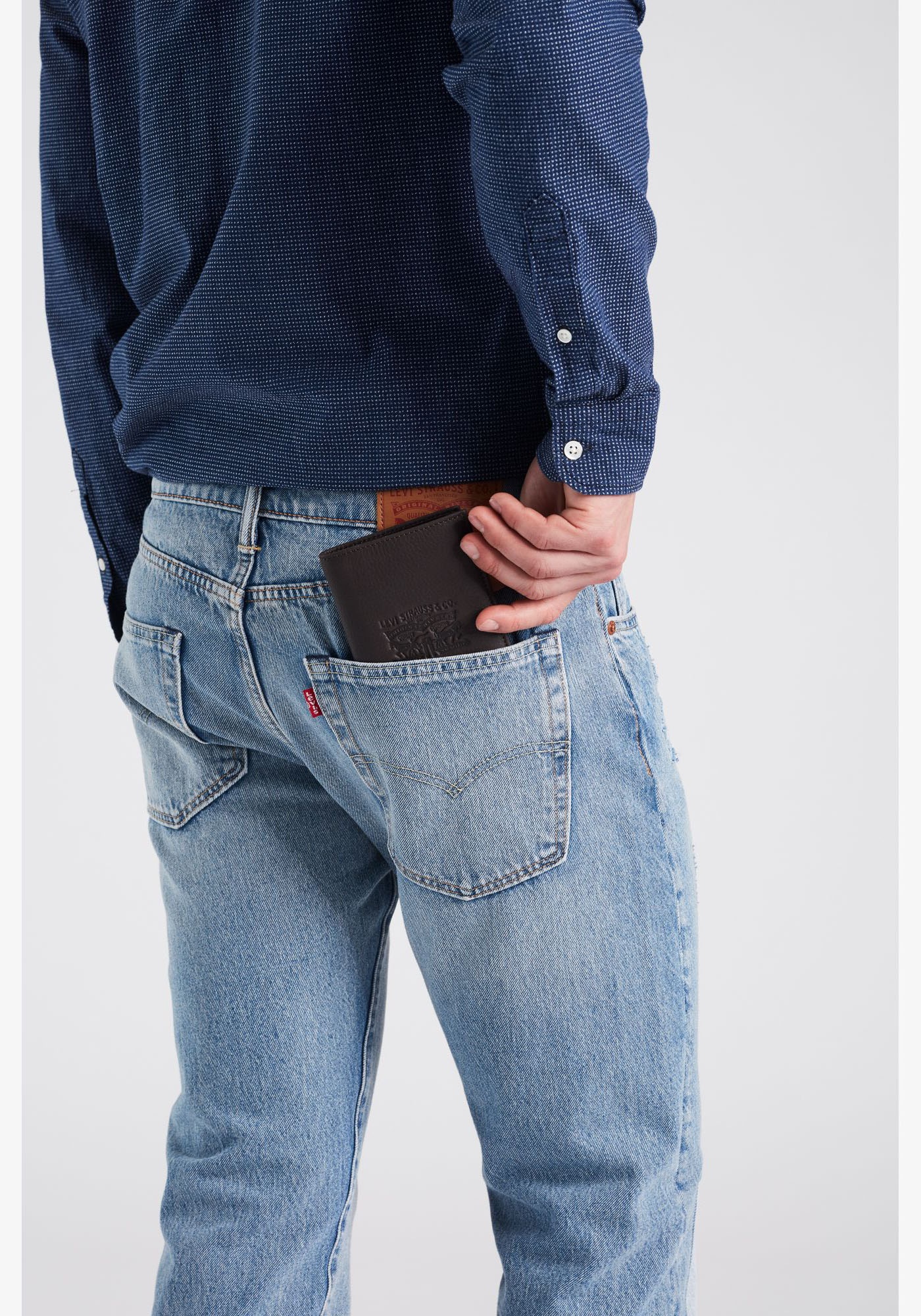 Levi's® Geldbörse »VINTAGE TWO HORSE VERTICAL COIN WALLET« mit schöner Prägung Herrenbörse Portemonnaie Leder