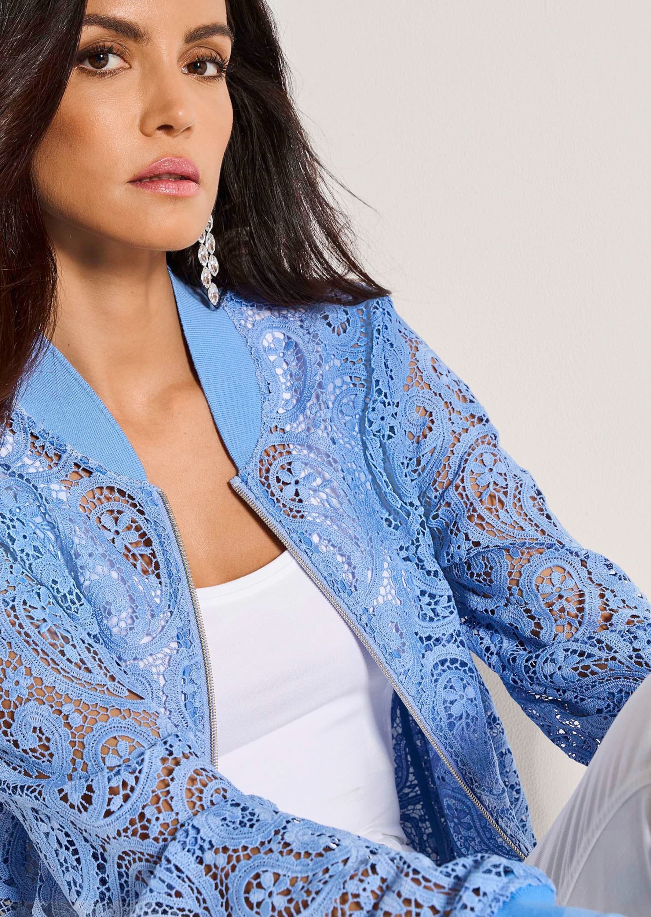 MADELEINE Jackenblazer »Blazer Eleganter Blouson mit Paisley-Spitze« Transparente Spitze