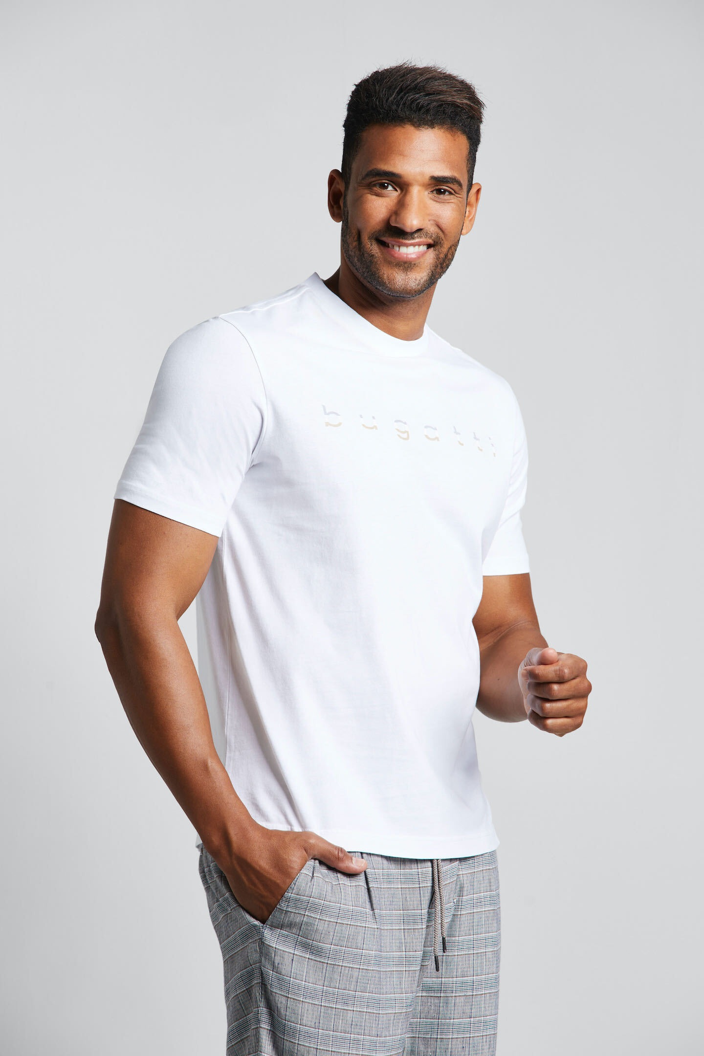 bugatti Rundhalsshirt mit dreifarbigem bugatti-Print