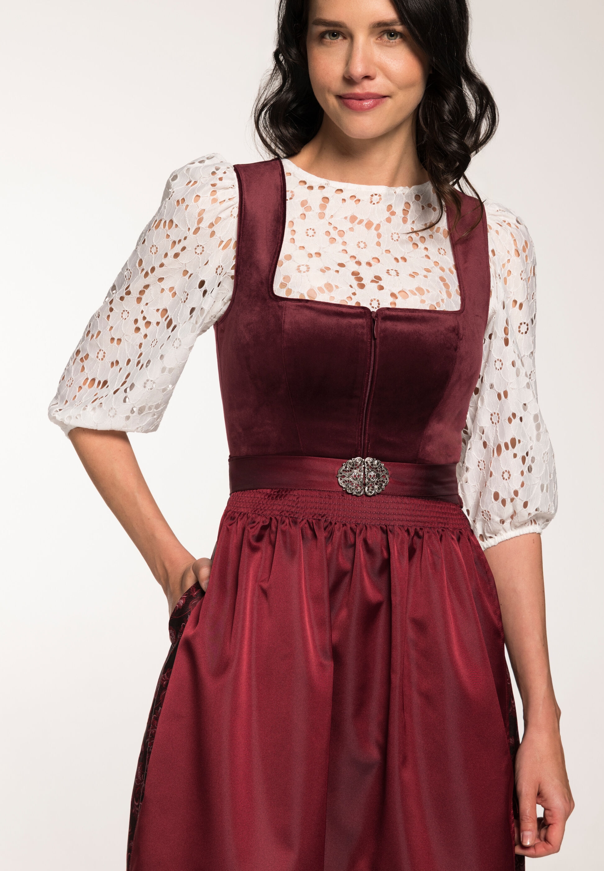Spieth & Wensky Dirndl »Genua« mit eleganter Gürtelschließe