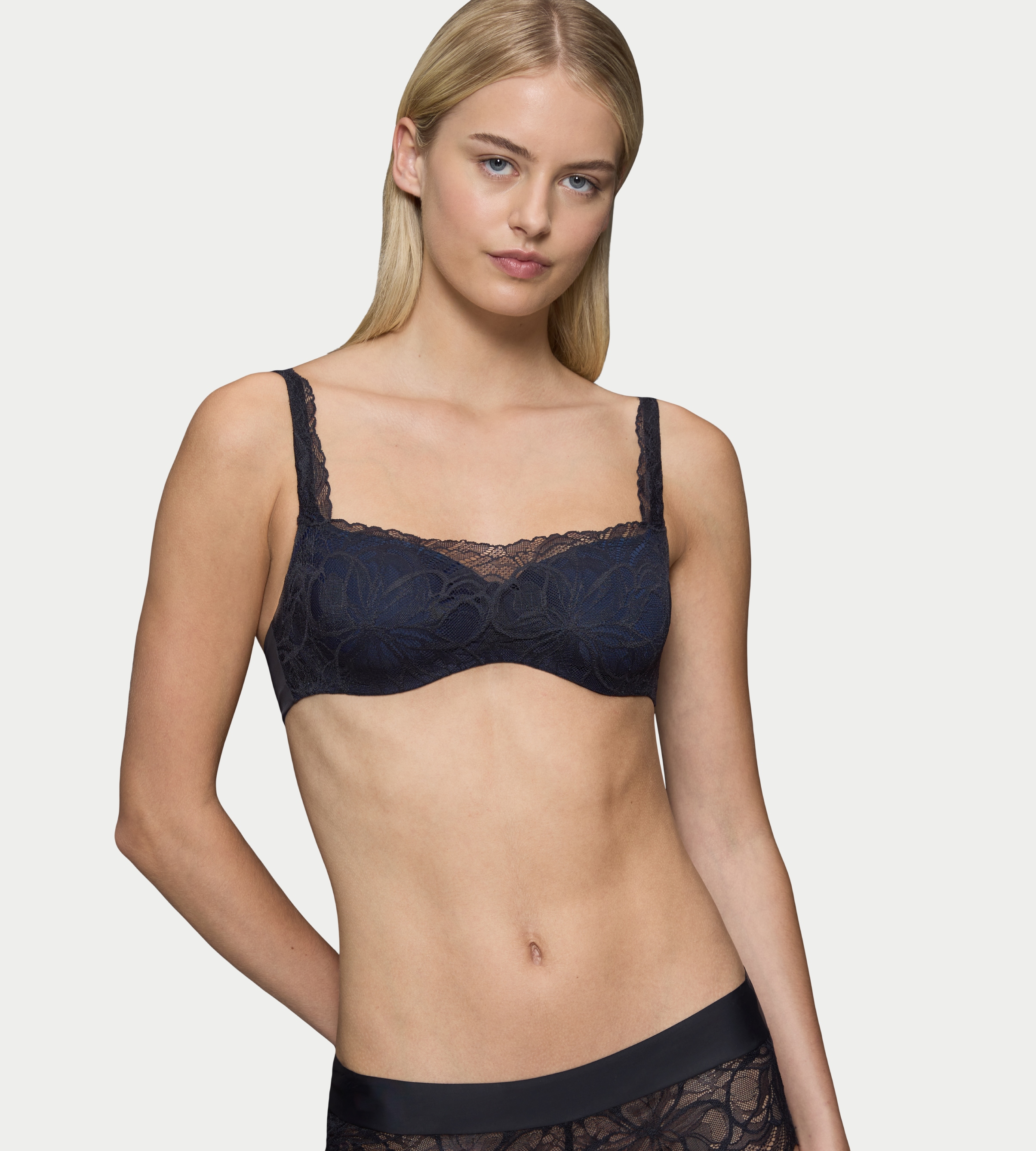Triumph Balconette-BH "Body Make-Up Illusion Lace" Komfort Bügel, gepolstert, weiche Spitze