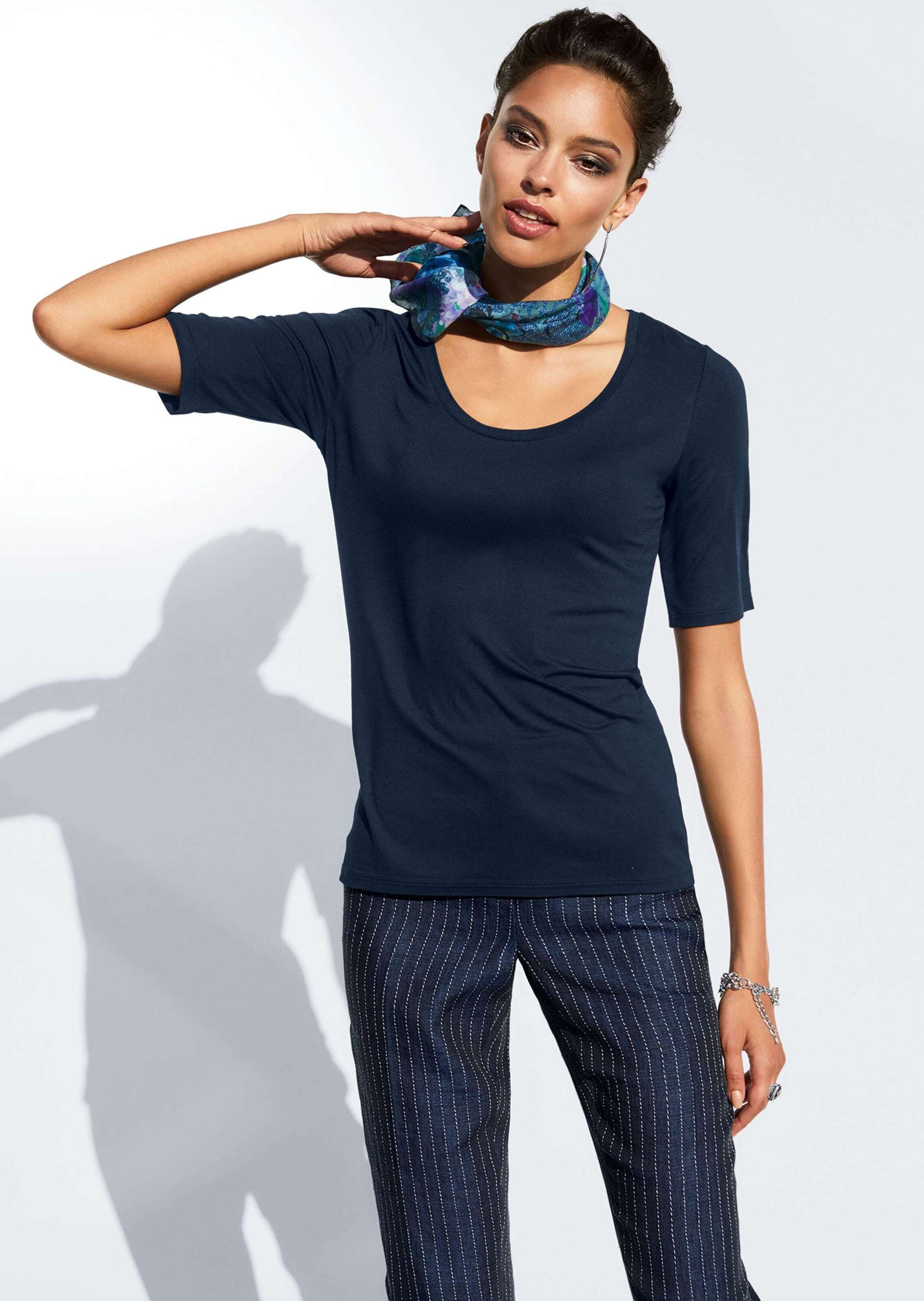 MADELEINE Kurzarmshirt »Shirt Sommerliches Basicshirt mit Rundhalsausschnitt«