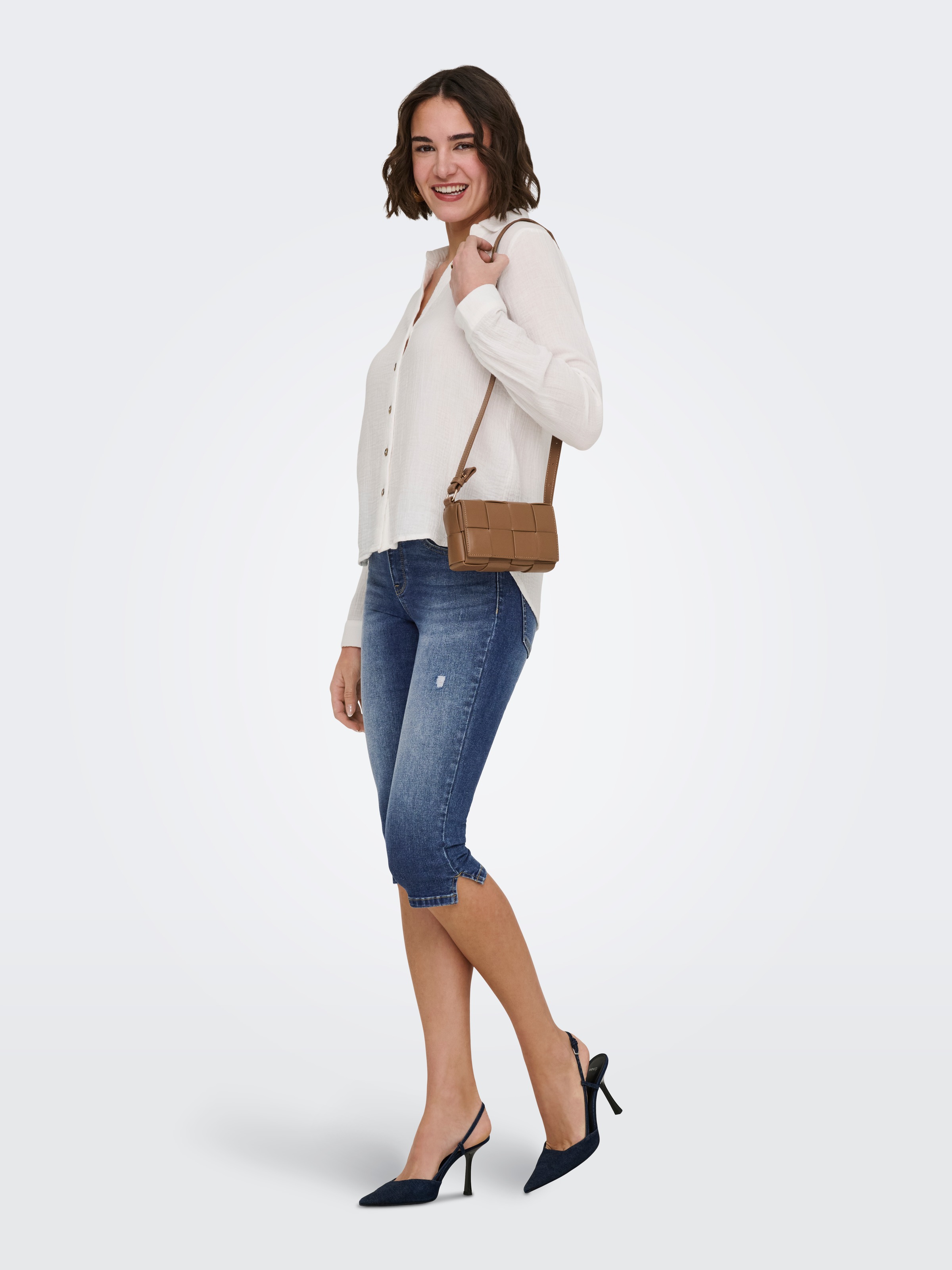 ONLY Caprijeans »ONLWAUW MID CAPRI SLIT DES DNM BOX« Materialmix, mit Destroyed Effekt