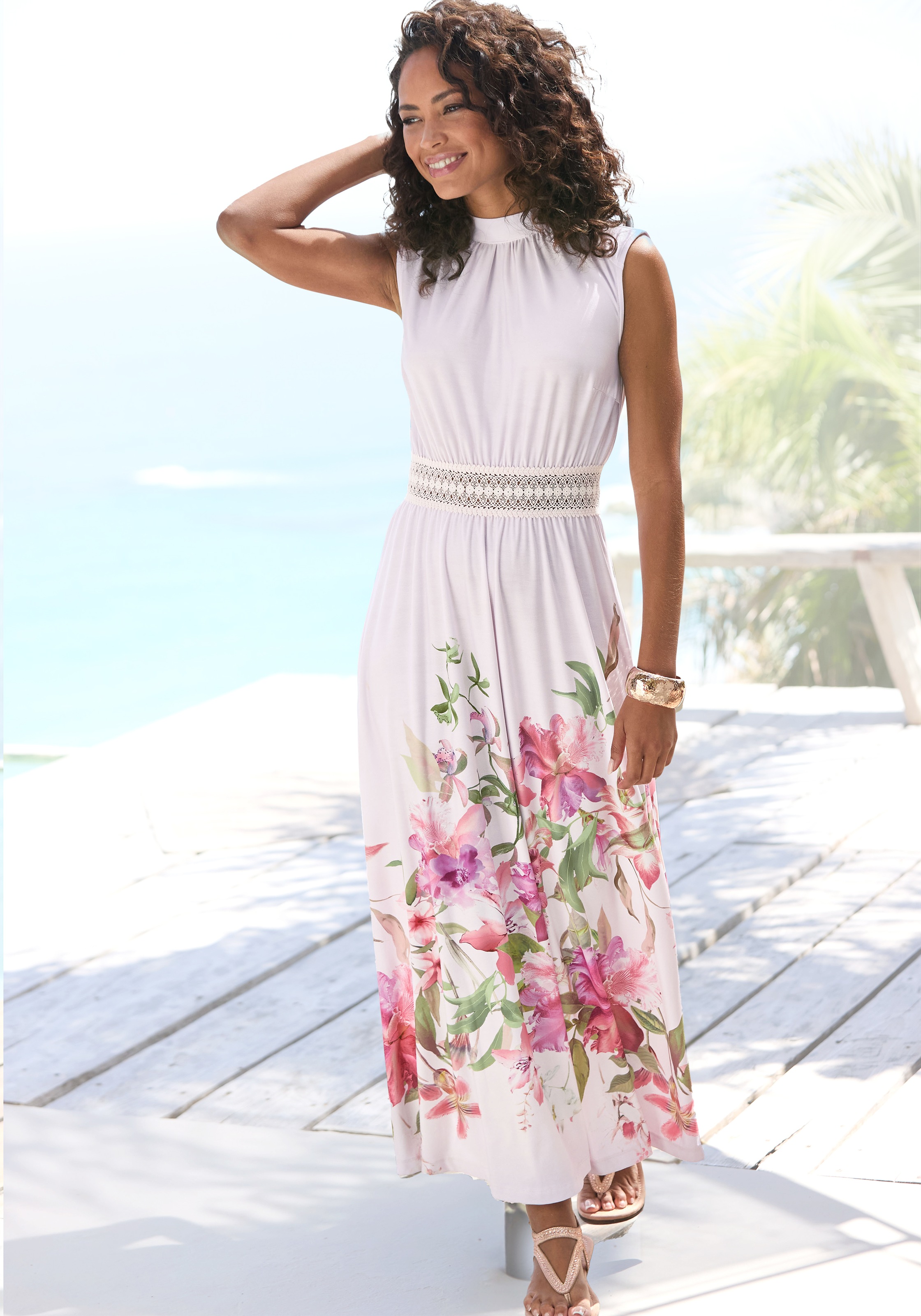 LASCANA Maxikleid "aus glatter bügelfreier Ware" mit Blumendruck, Sommerkleid mit Spitzeneinsatz, Jerseykleid, festlich
