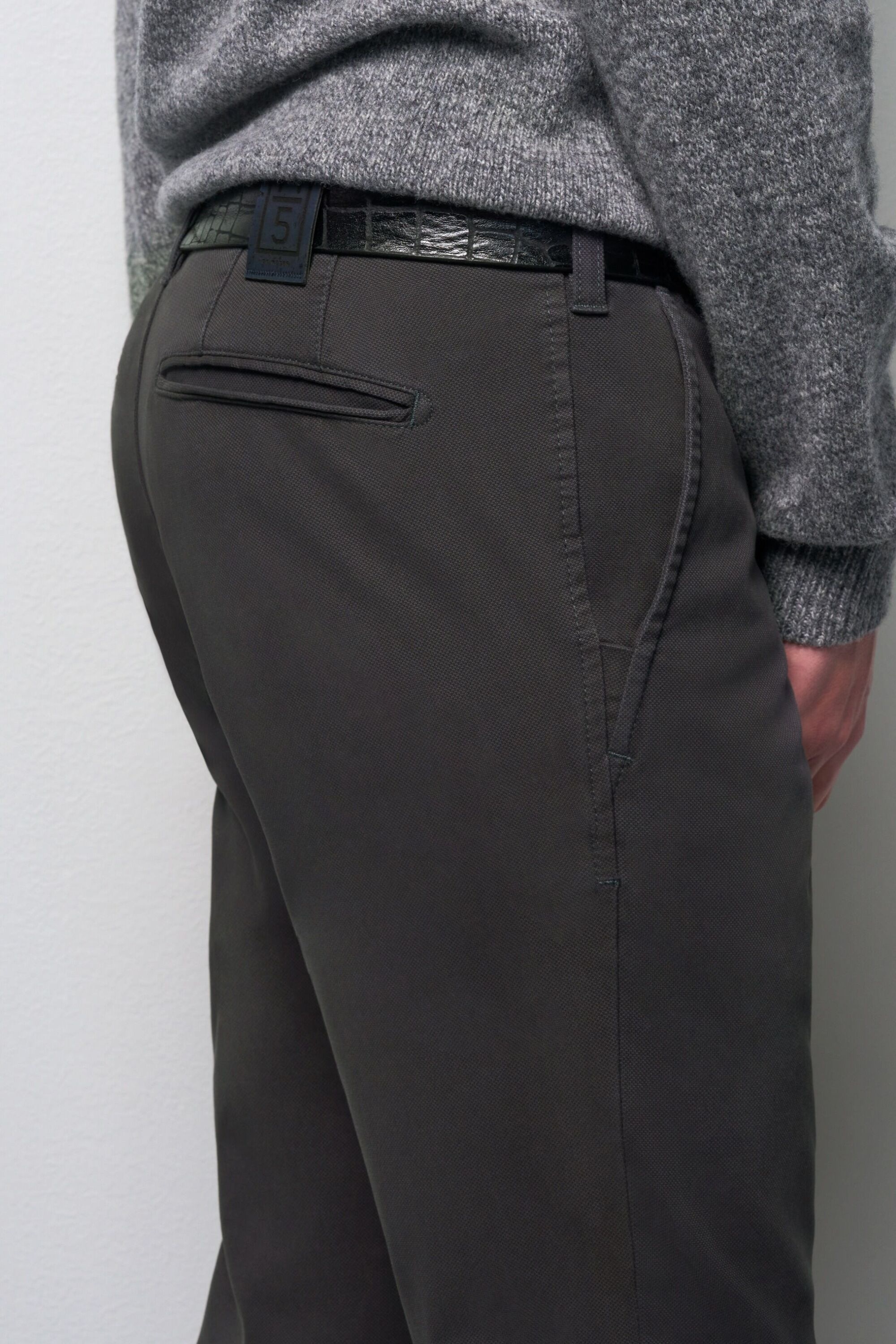 MEYER Chinos »M5.Chino«, Gefertigt aus BIO-Baumwolle