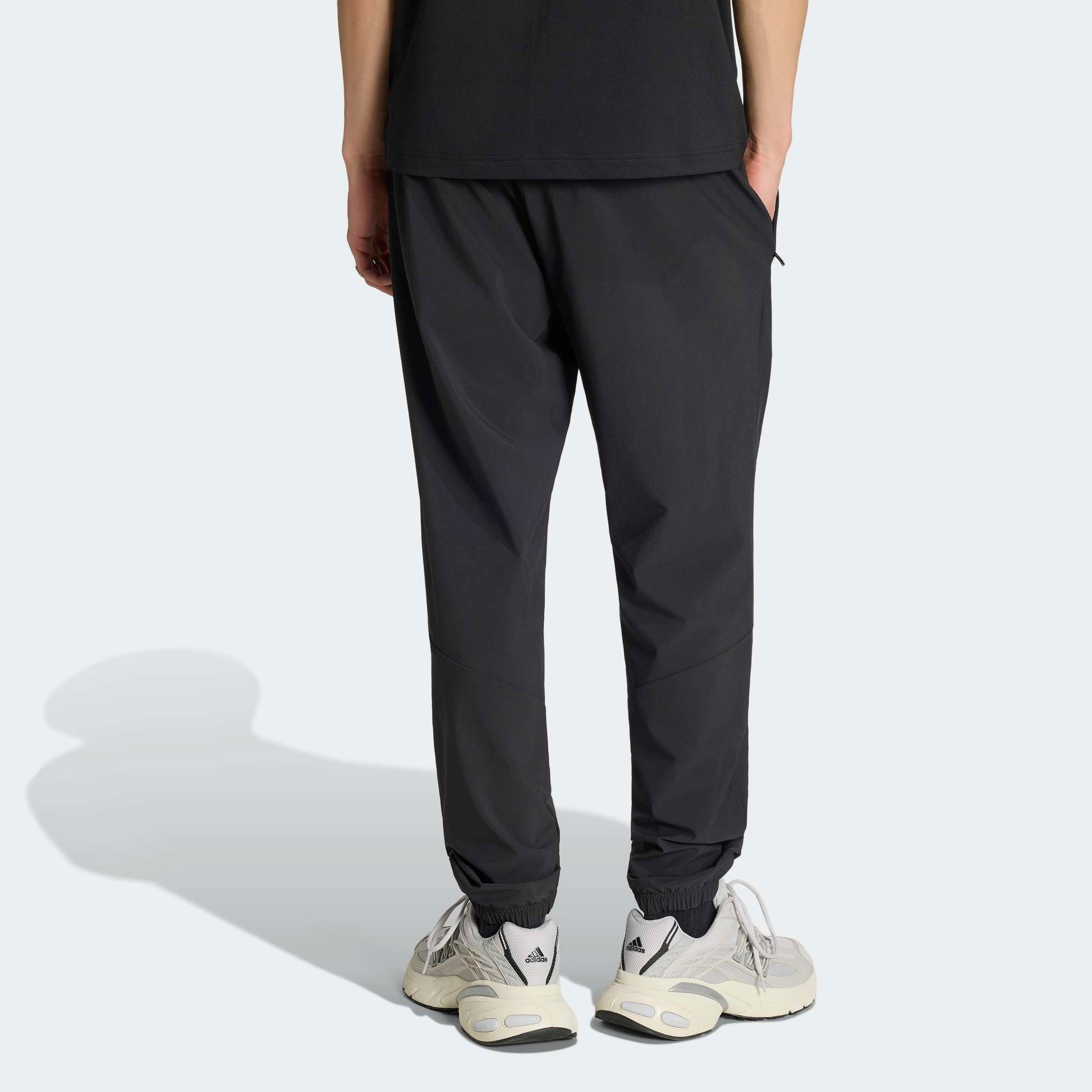 adidas Originals Sporthose »TECH TREFOIL ESSENTIALS«  für Erwachsene, aus Polyester und Elasthan