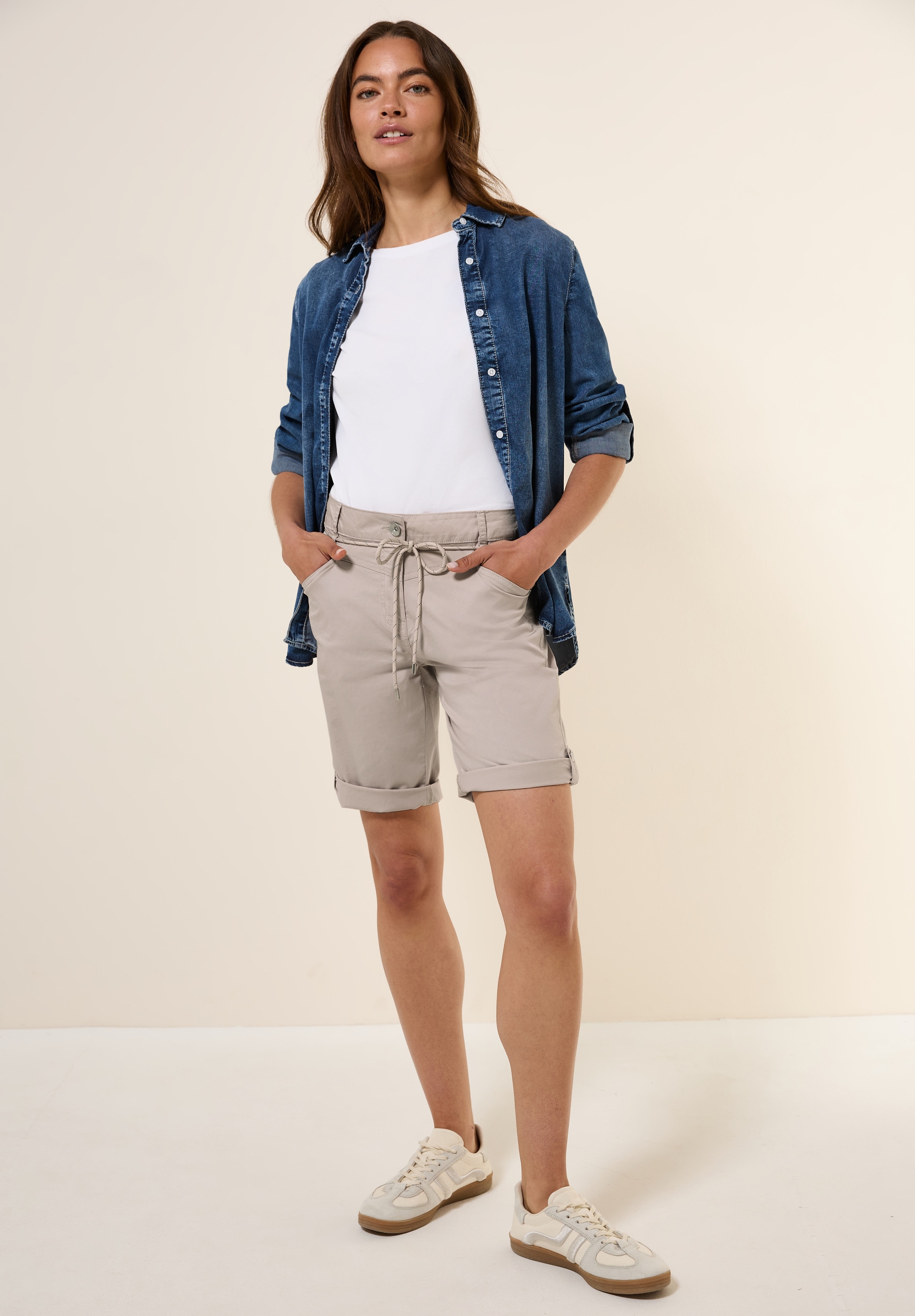 Cecil Shorts, Middle Waist