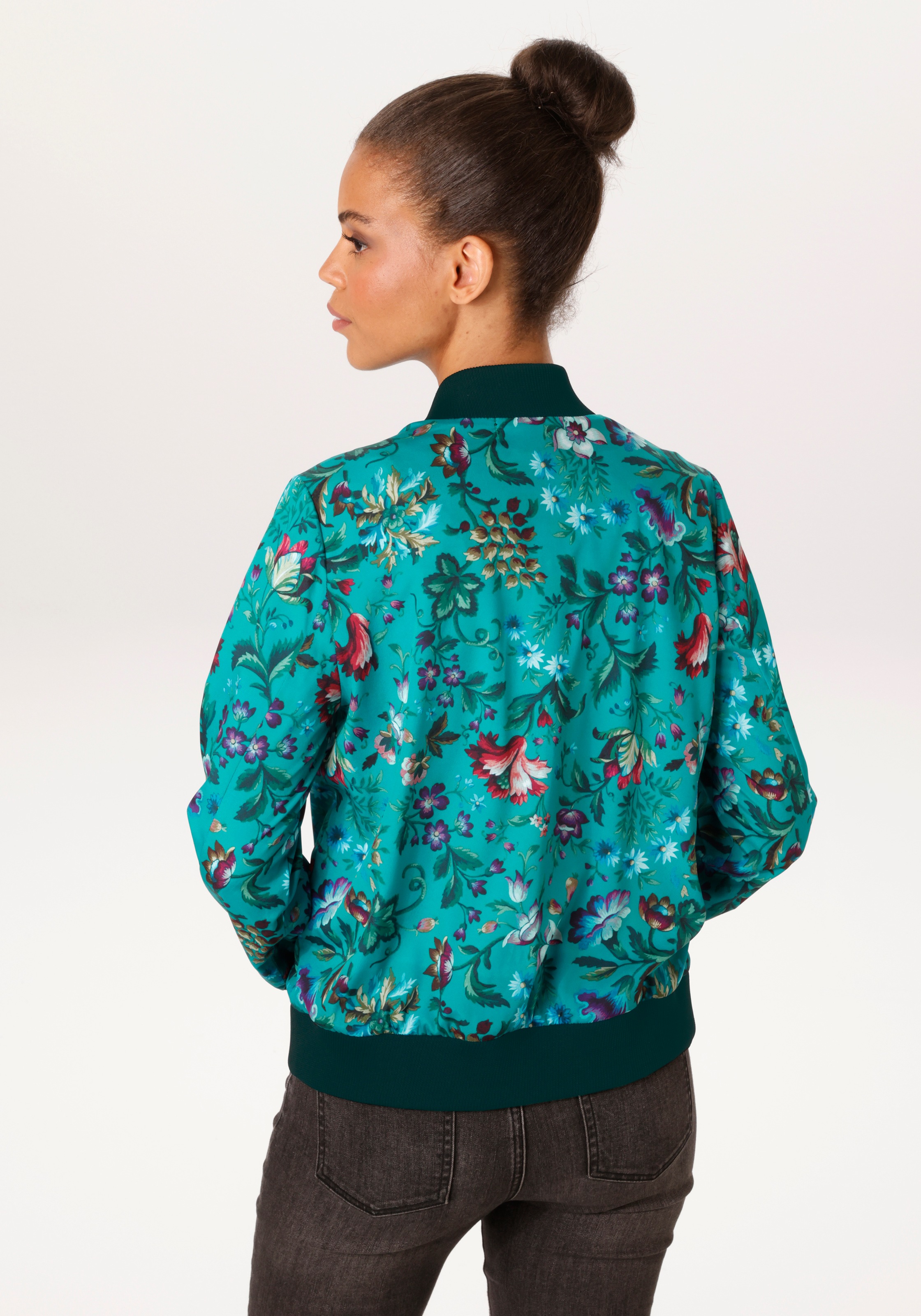 Aniston CASUAL Blouson mir farbharmonischen Blumen bedruckt - NEUE KOLLEKTI günstig online kaufen