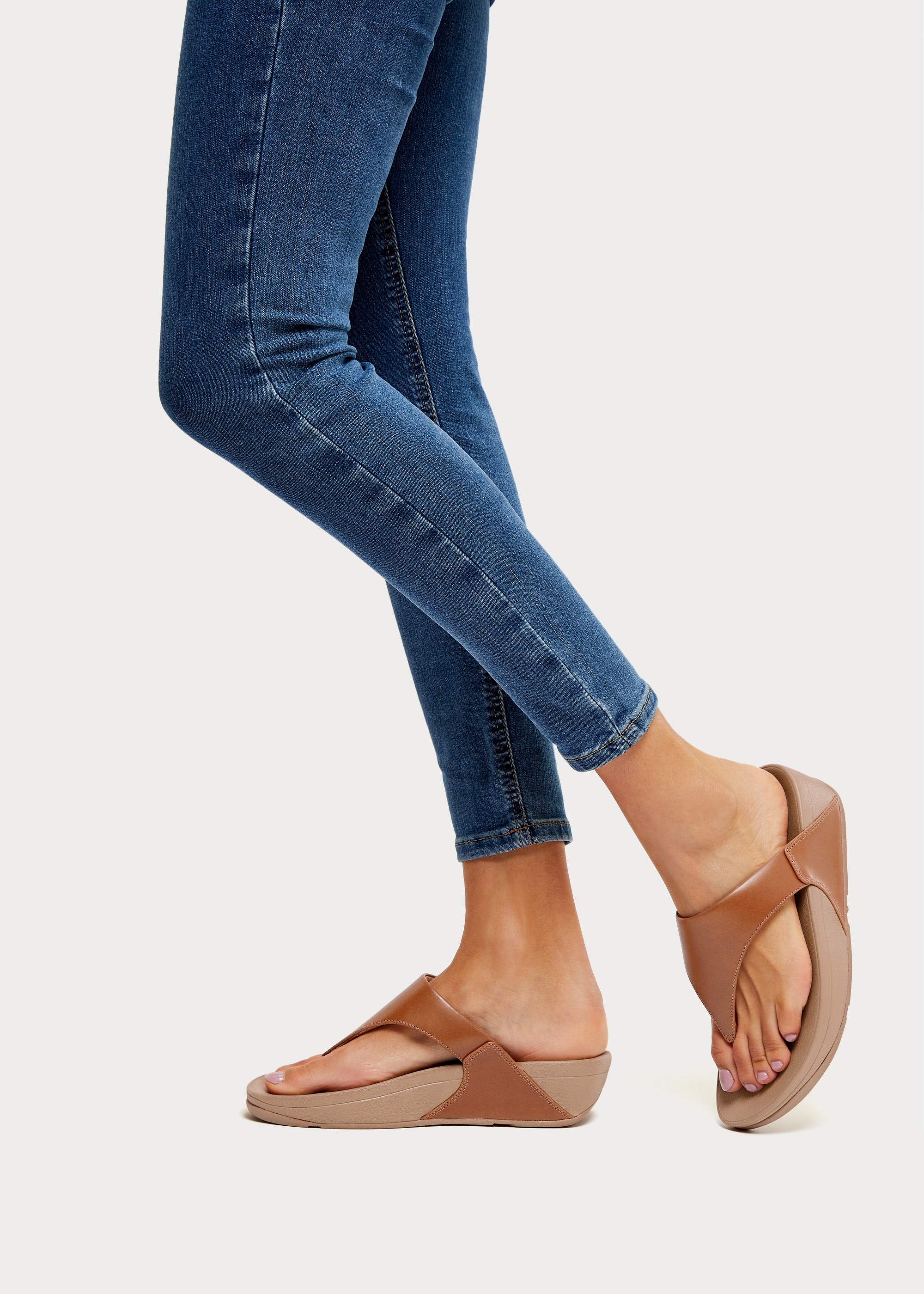 Fitflop Dianette »LULU LEATHER TOEPOST«, Pool Slides, Pantolette, Badeschuh mit Keilabsatz