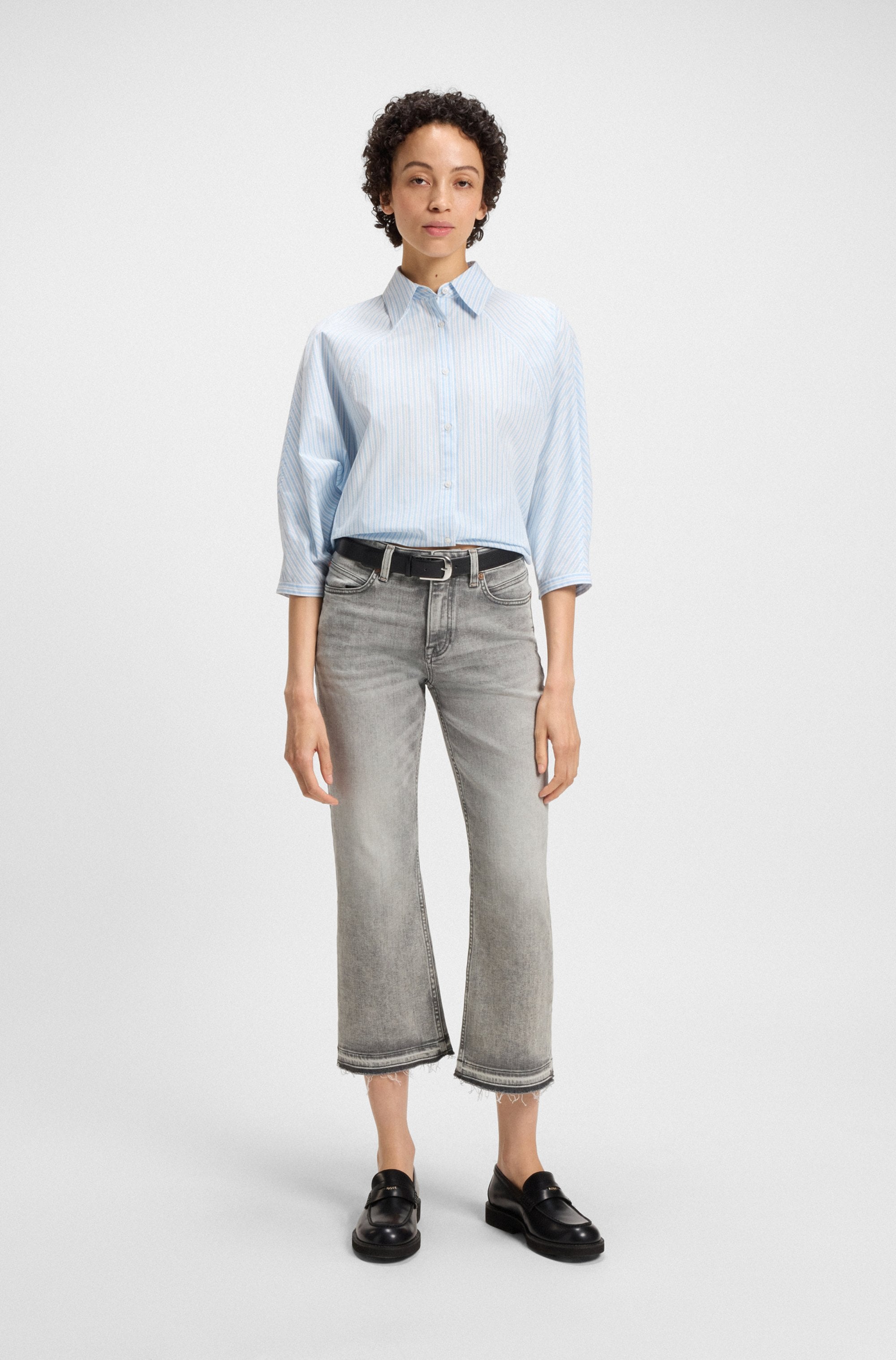 BOSS ORANGE 7/8-Jeans »SOFT KICK FLARE MR Premium Damenmode«, Cropped Länge mit ausgefranster Kante