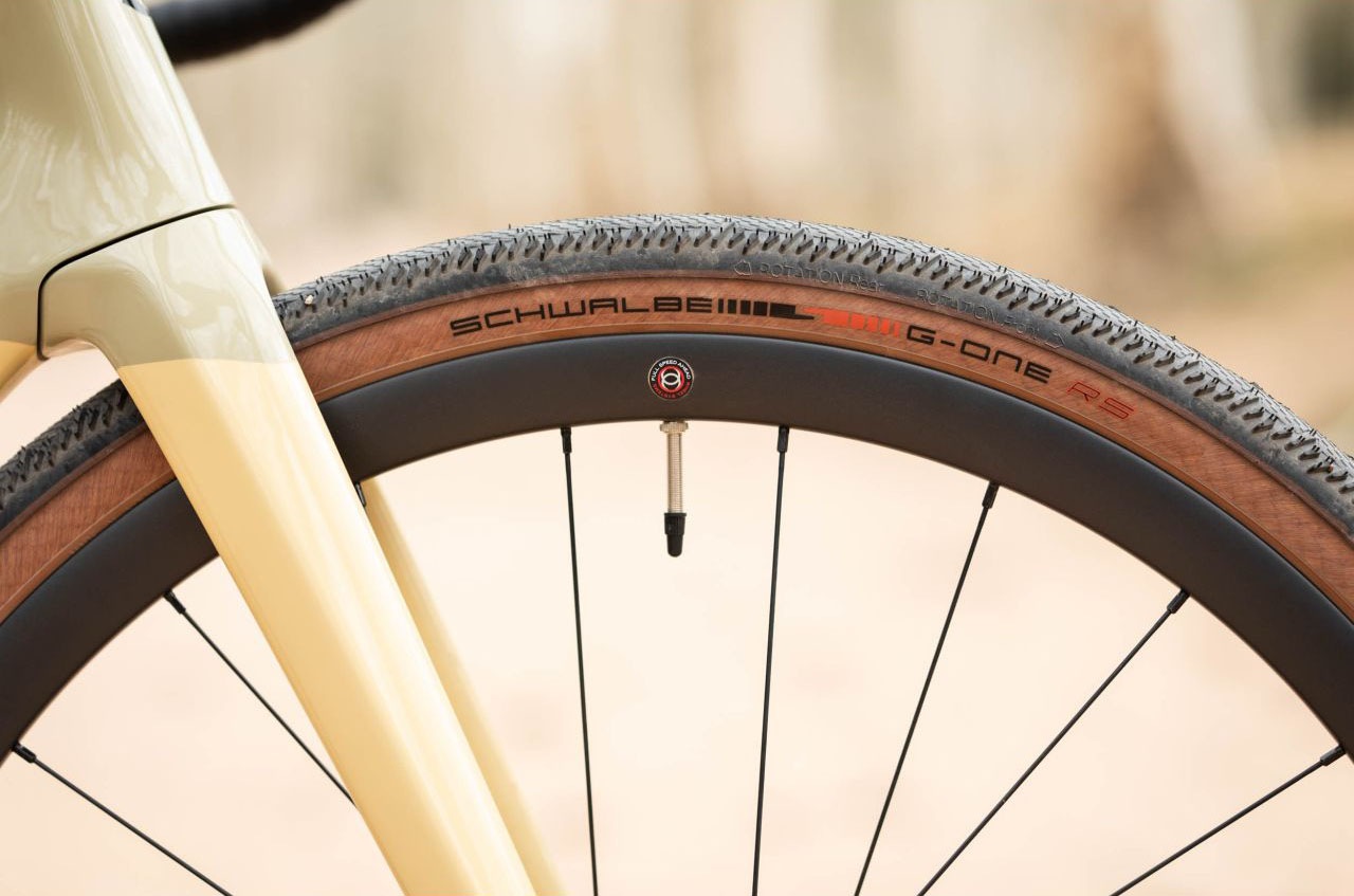 Kross Gravelbike »KROSS Gravelbike Esker RS 3.0 28" braun«, 12 Gang, SRAM, RIVAL XPLR AXS Schaltwerk, Kettenschaltung