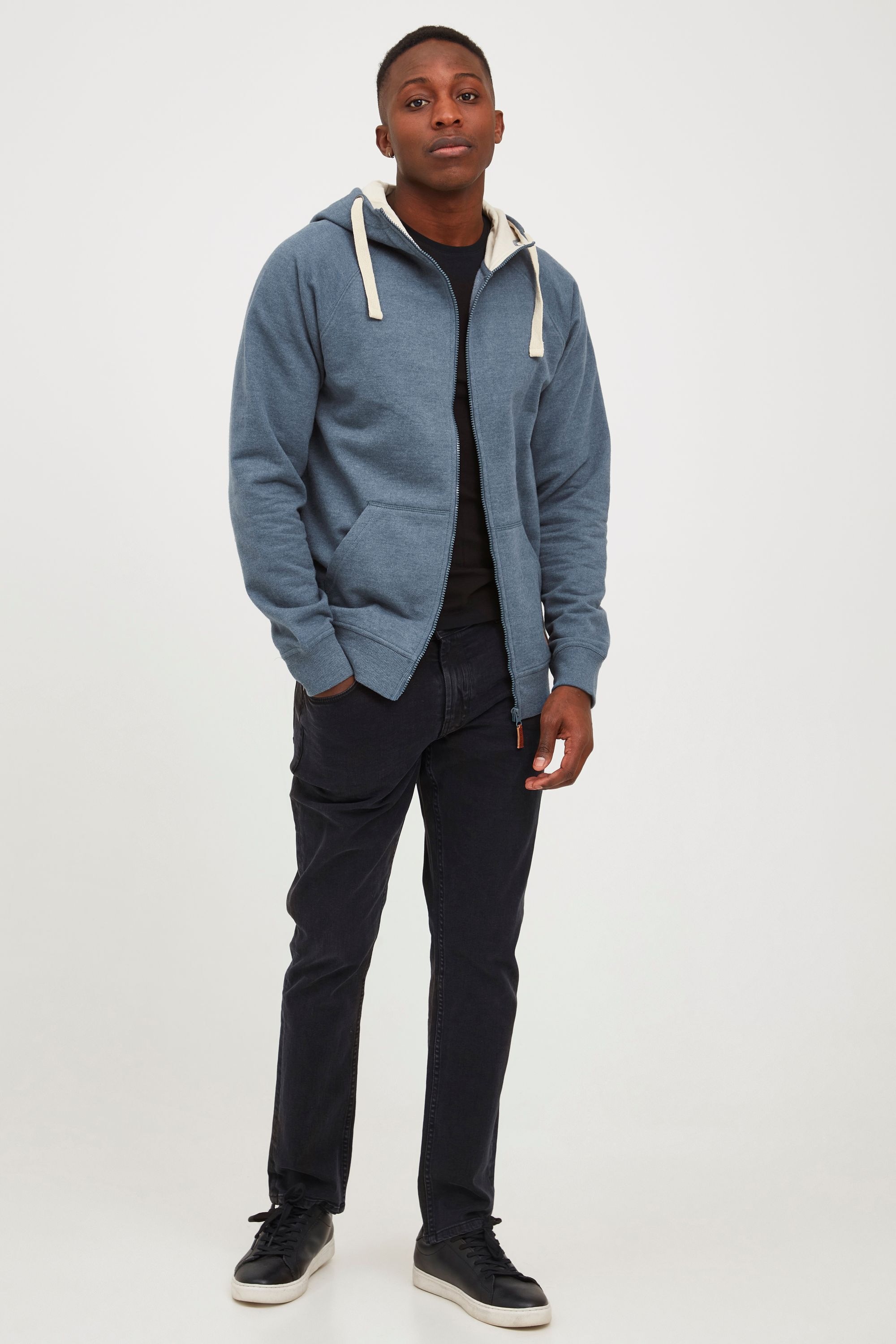 Thumbnail - Blend Kapuzensweatjacke "BHSpeedy" Stilvolle Kapuzensweatjacke mit hochabschließendem Kragen