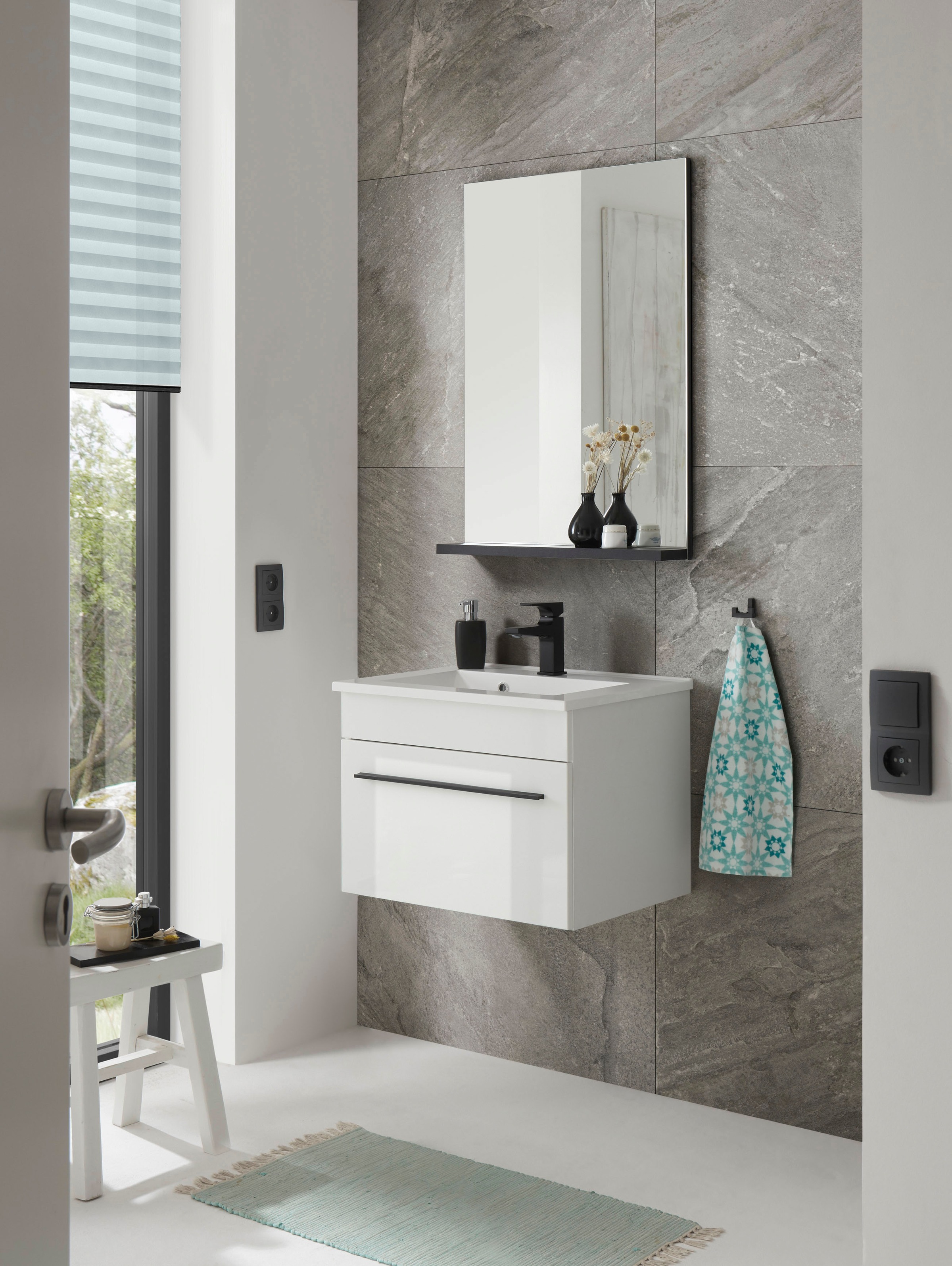 INOSIGN Badmöbel-Set »Cantara, Bad im modernen Design, 2-teiliges Badezimmer«, (Set, 2 St.), Waschtisch und Spiegel, in Weiß Hochglanz, viel Stauraum