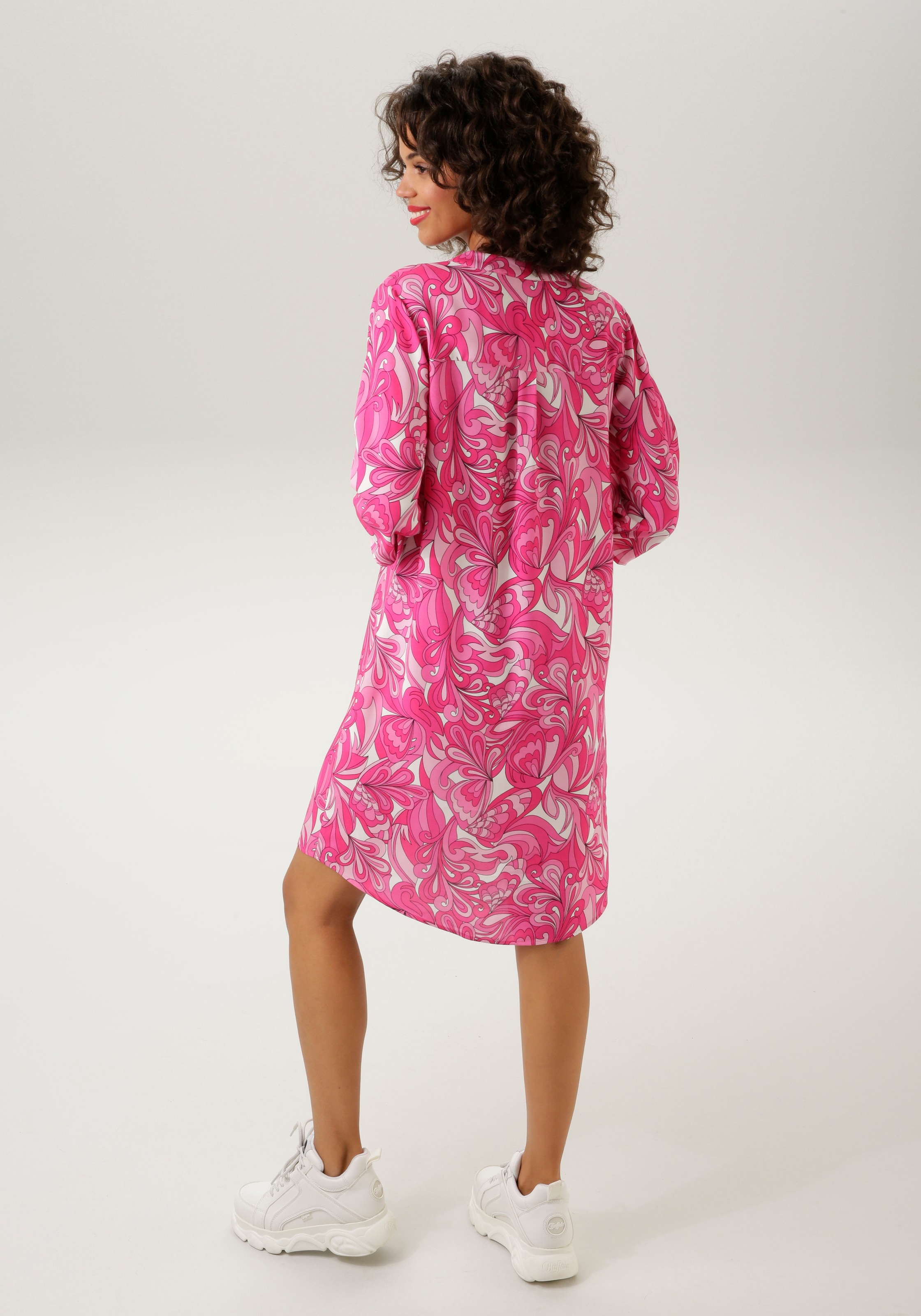 Supergünstiger Preis jetzt verfügbar! Aniston CASUAL Sommerkleid, mit farbharmonischem, graphischem | kaufen BAUR Druck