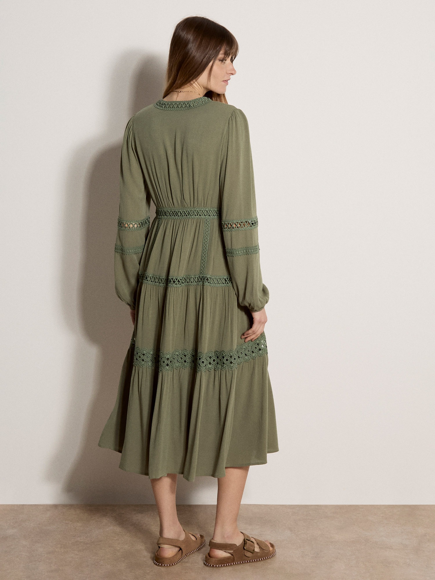 Apricot Midikleid »Midikleid« mit Spitzenbesatz und Stufen
