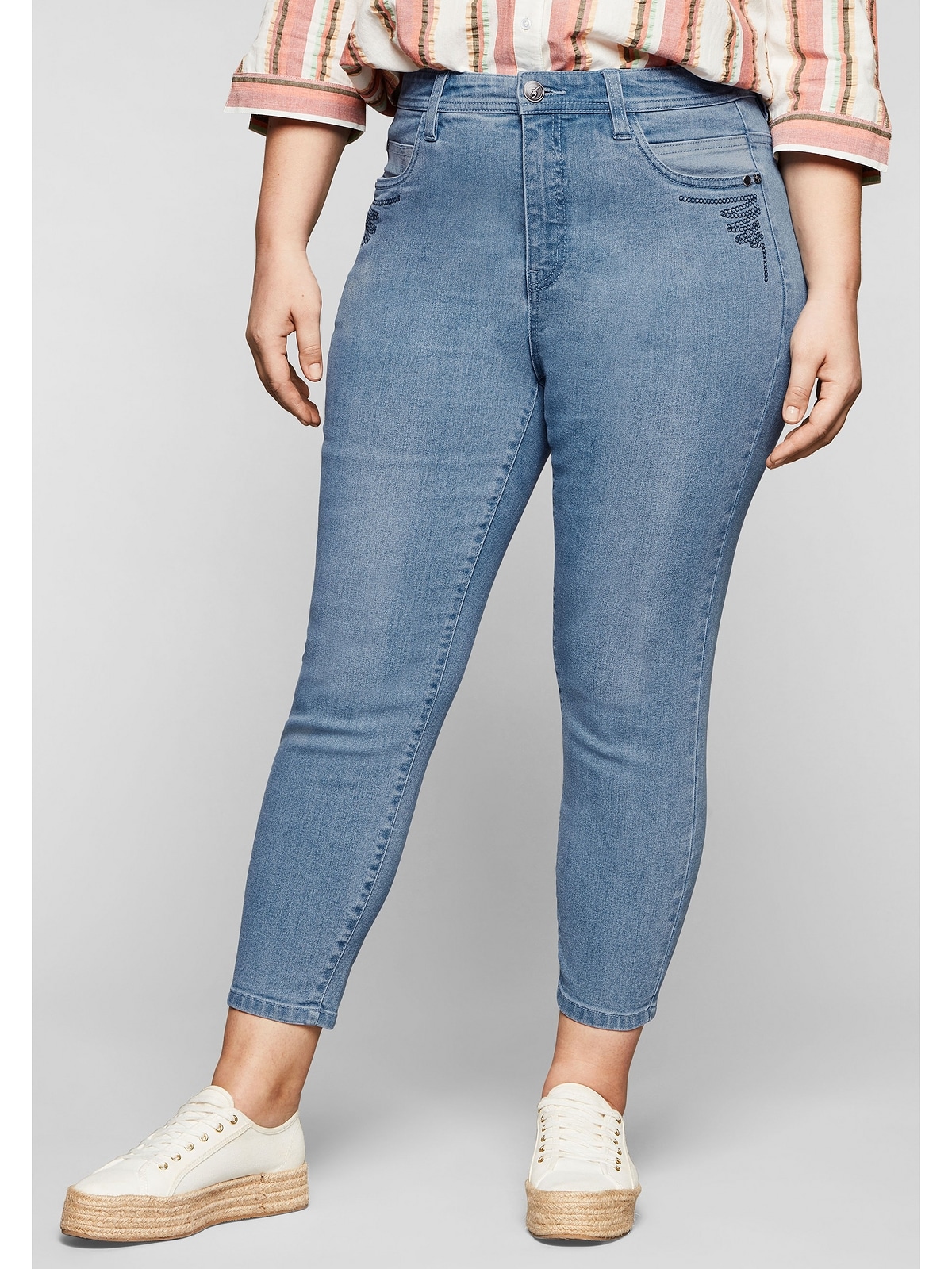 Sheego Stretch-Jeans »Große Größen«, für mit 7/8-Länge, vorn bestellen Stickerei | in BAUR