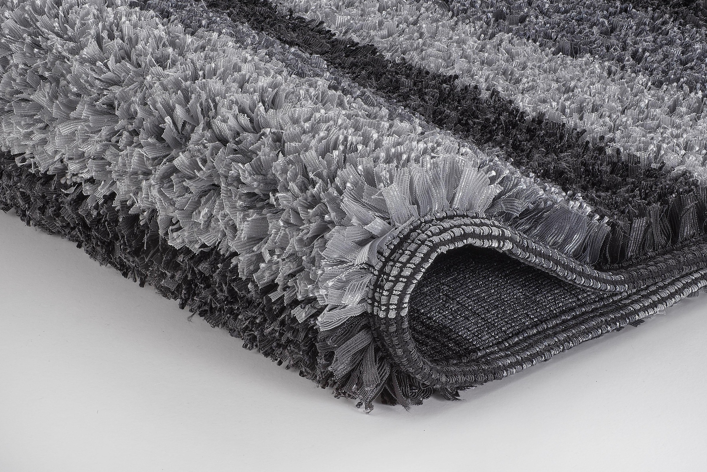 Kleine Wolke Badematte »Lounge«, rutschhemmend beschichtet, fußbodenheizungsgeeignet, Badteppich, Fransenflor, gestreift, leichter Glanzeffekt, waschbar