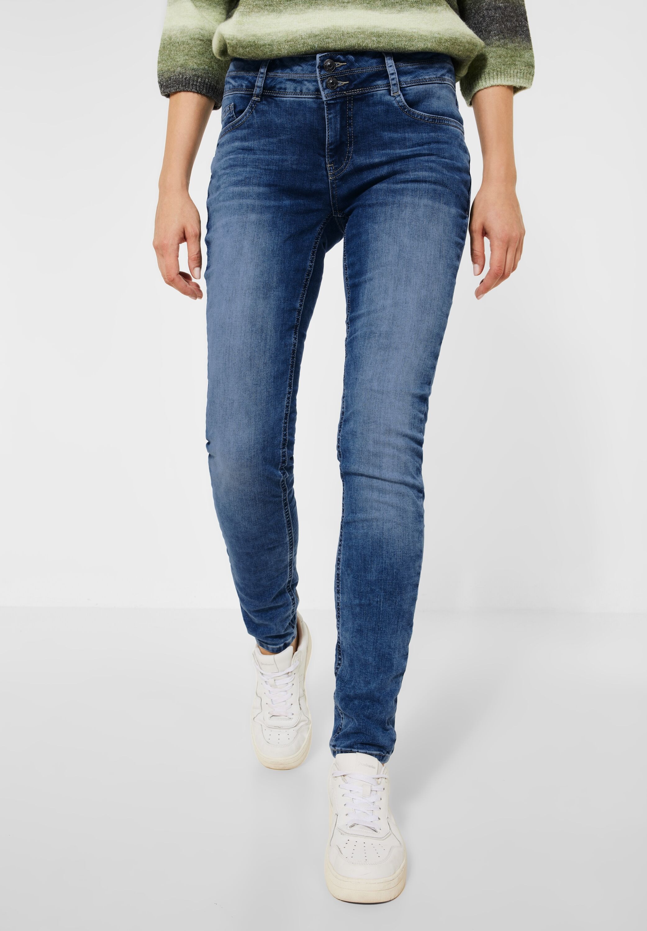 STREET ONE Slim-fit-Jeans, in dunkelblauer Waschung