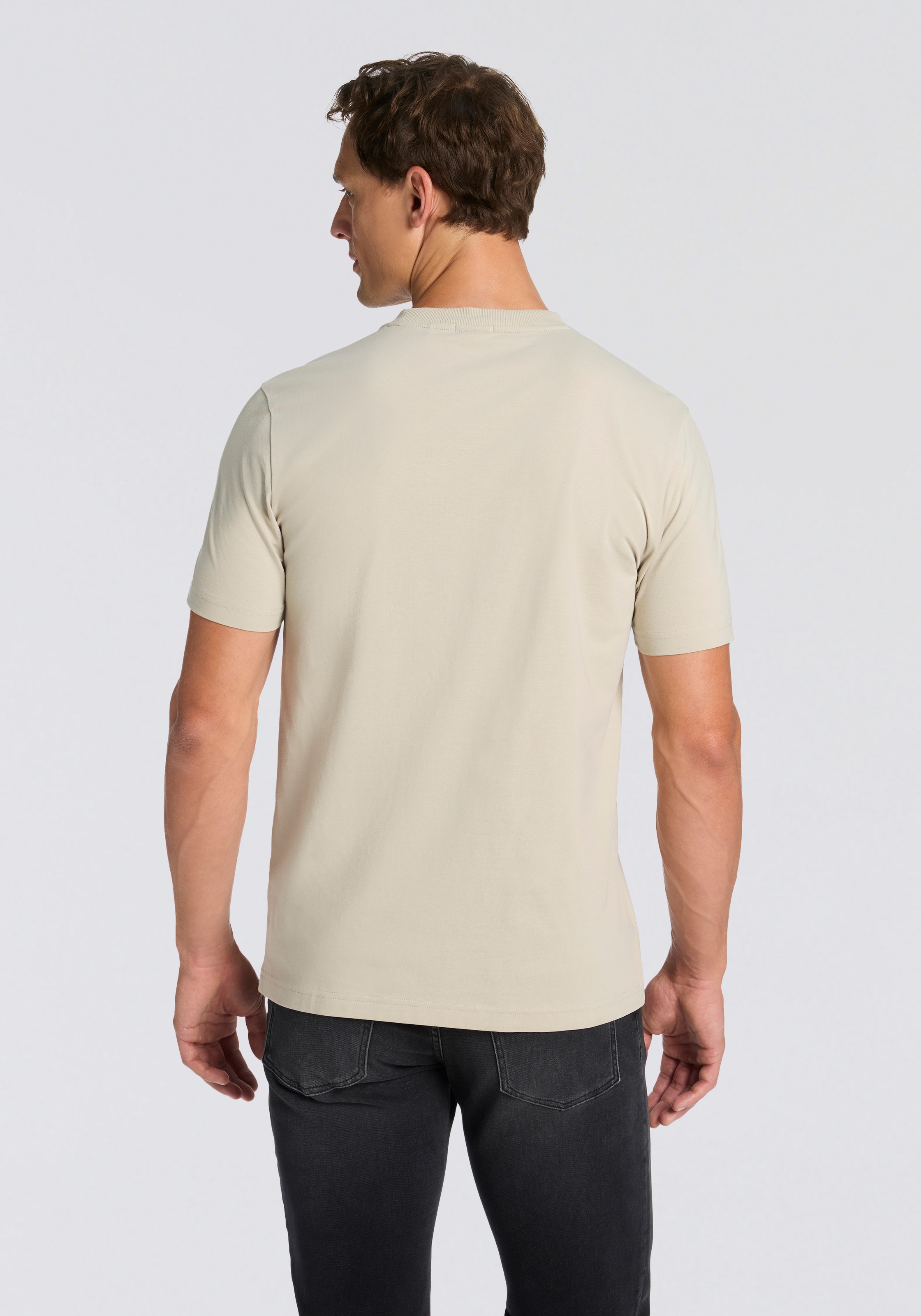 BOSS GREEN Rundhalsshirt "Tee" mit gummiertem Kontrast-Logo günstig online kaufen