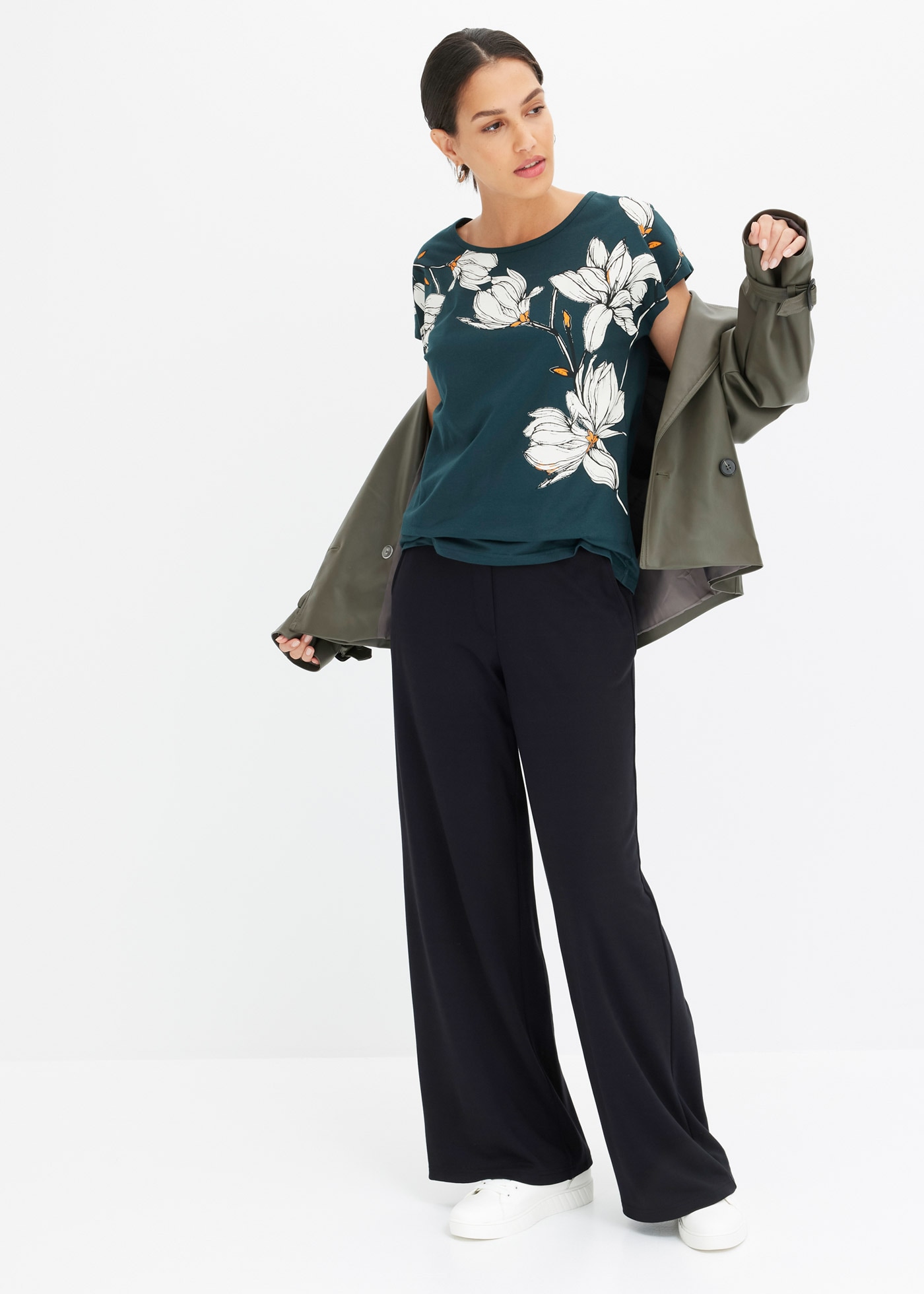 bonprix T-Shirt bequeme Passform, Kurzarm, mit Blütenprint, für Frühling und Sommer