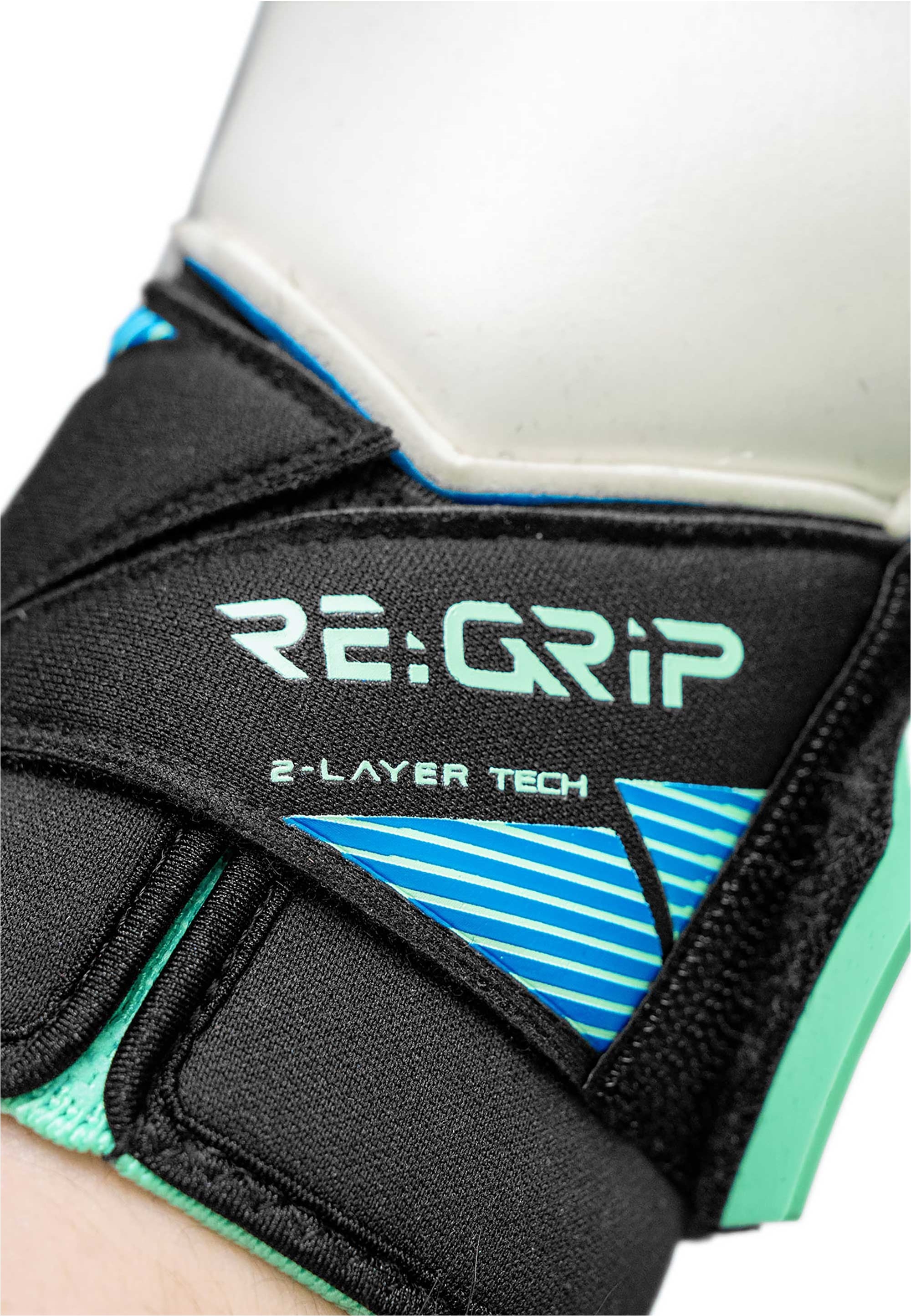 Reusch Torwarthandschuhe »Attrakt RE:GRIP Evolution« mit innovativer RE:GRIP-Technologie