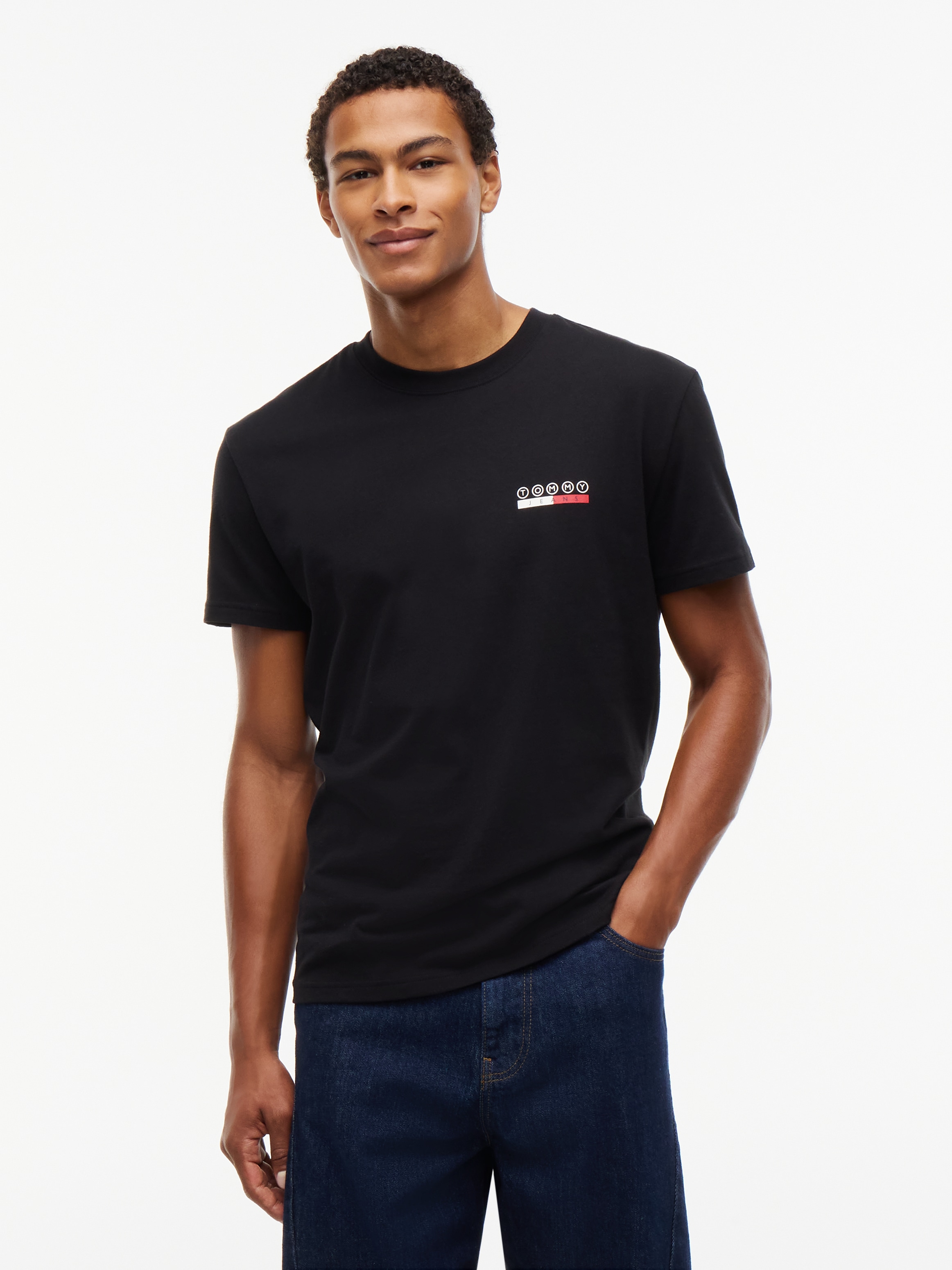 Tommy Jeans "REGULAR PLAY TEE" Regular fit mit Rundhalsausschnitt