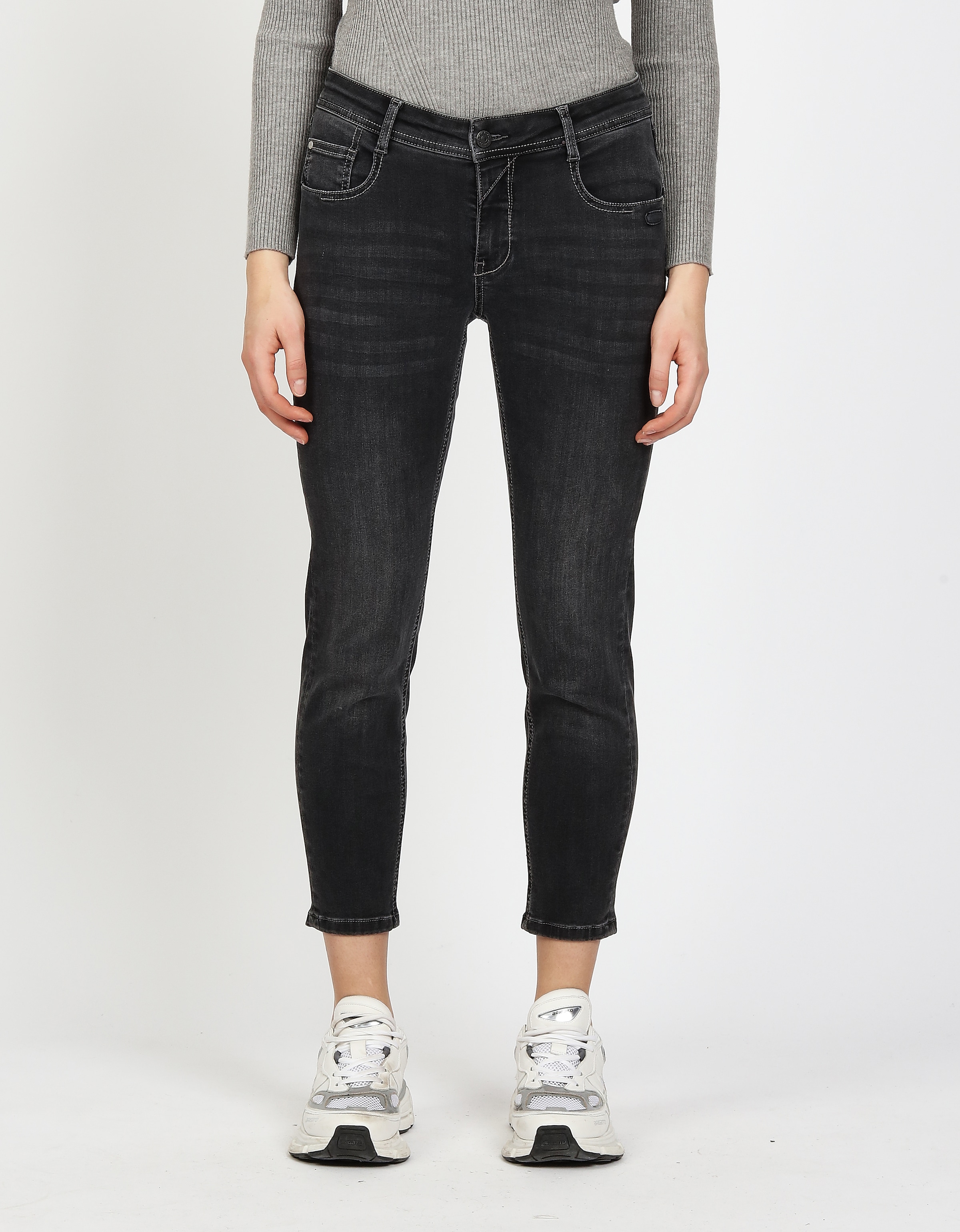GANG Relax-fit-Jeans »94AMELIE« mit Used-Effekten