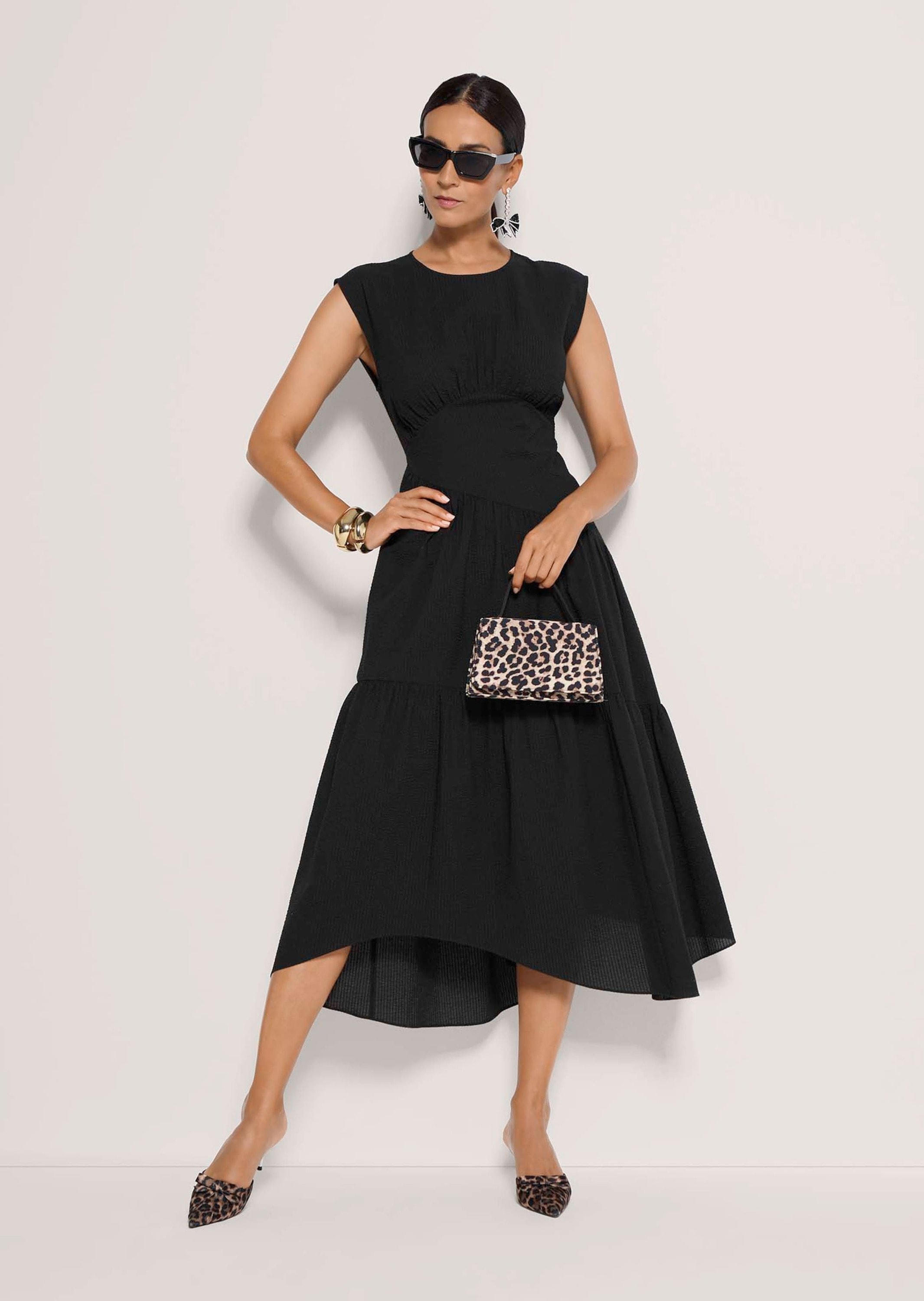 MADELEINE Midikleid »Midikleid Baumwollkleid mit Stufenrock« Kleid mit asymetrischen Stufenrock und modernen Teilungsnähten