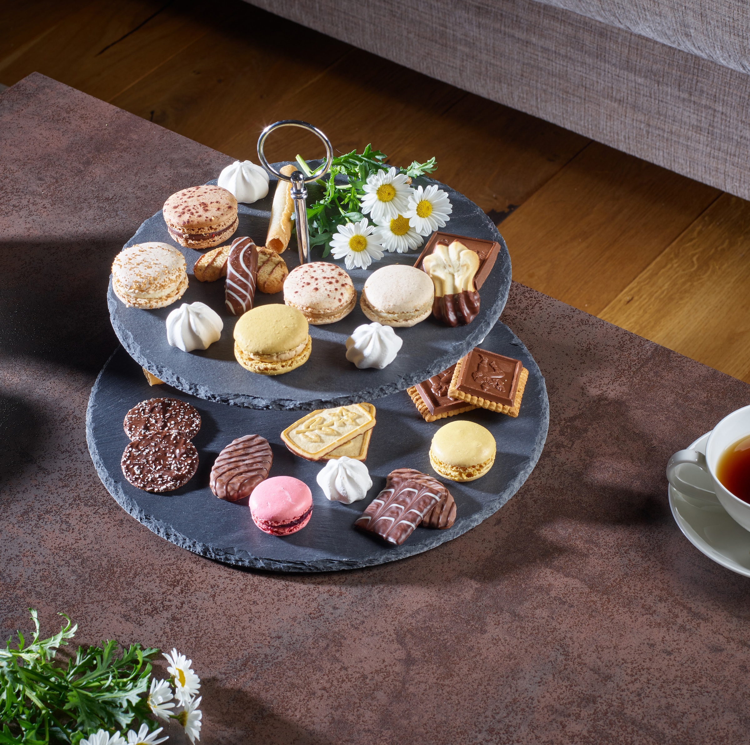 ECHTWERK Etagere »Schiefer Etagere«, für Gebäck, Obst, Käse und Dessert aus Naturschiefer mit Metallgriff