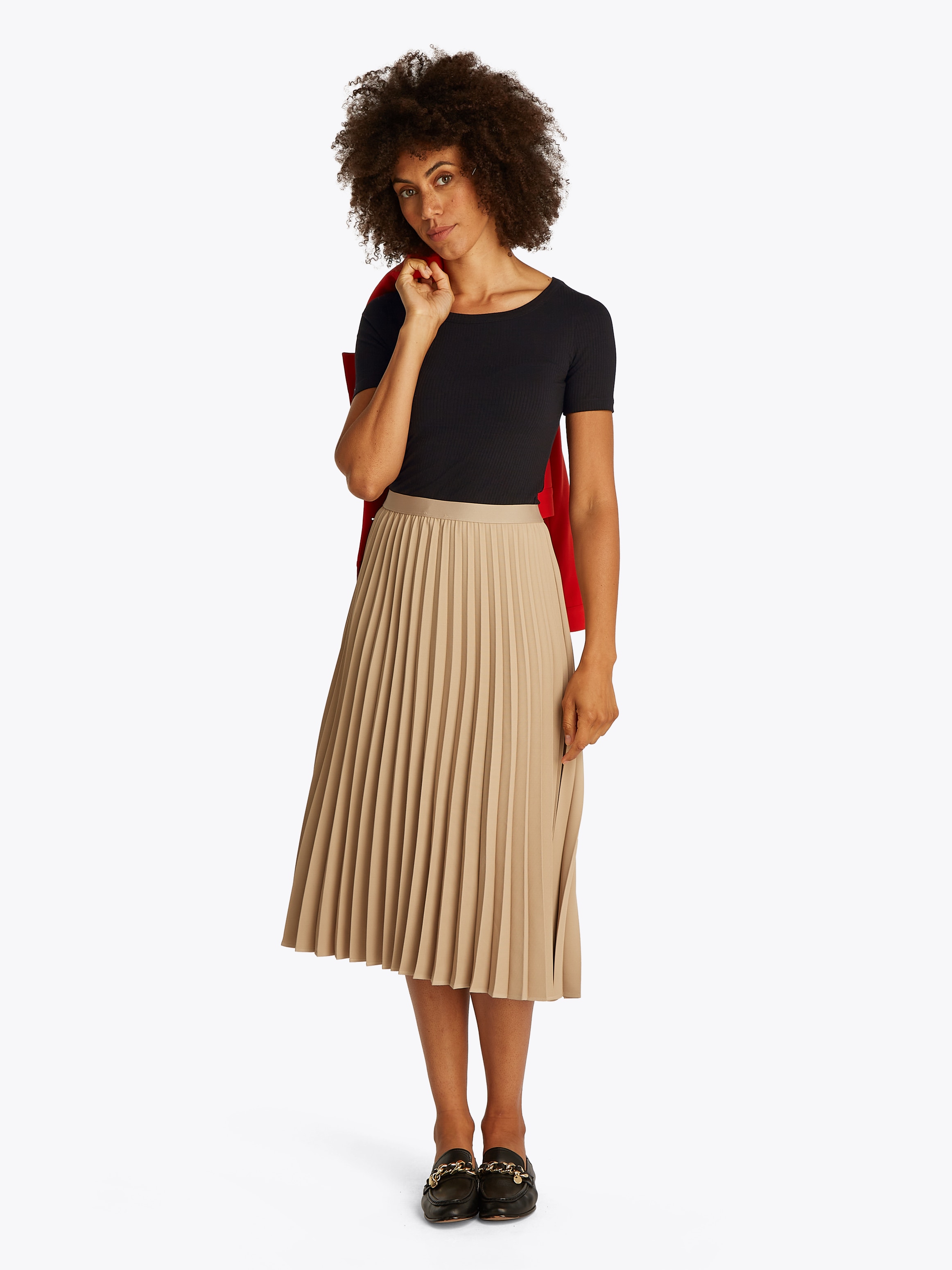 Tommy Hilfiger Rundhalsshirt »SLIM 5X2 RIB O-NK SS«, mit dezenter Tommy Hilfiger Logostickerei