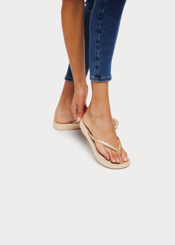 Fitflop Zehentrenner "IQUSHION", Keilabsatz, Sommerschuh, Schlappen in schm günstig online kaufen