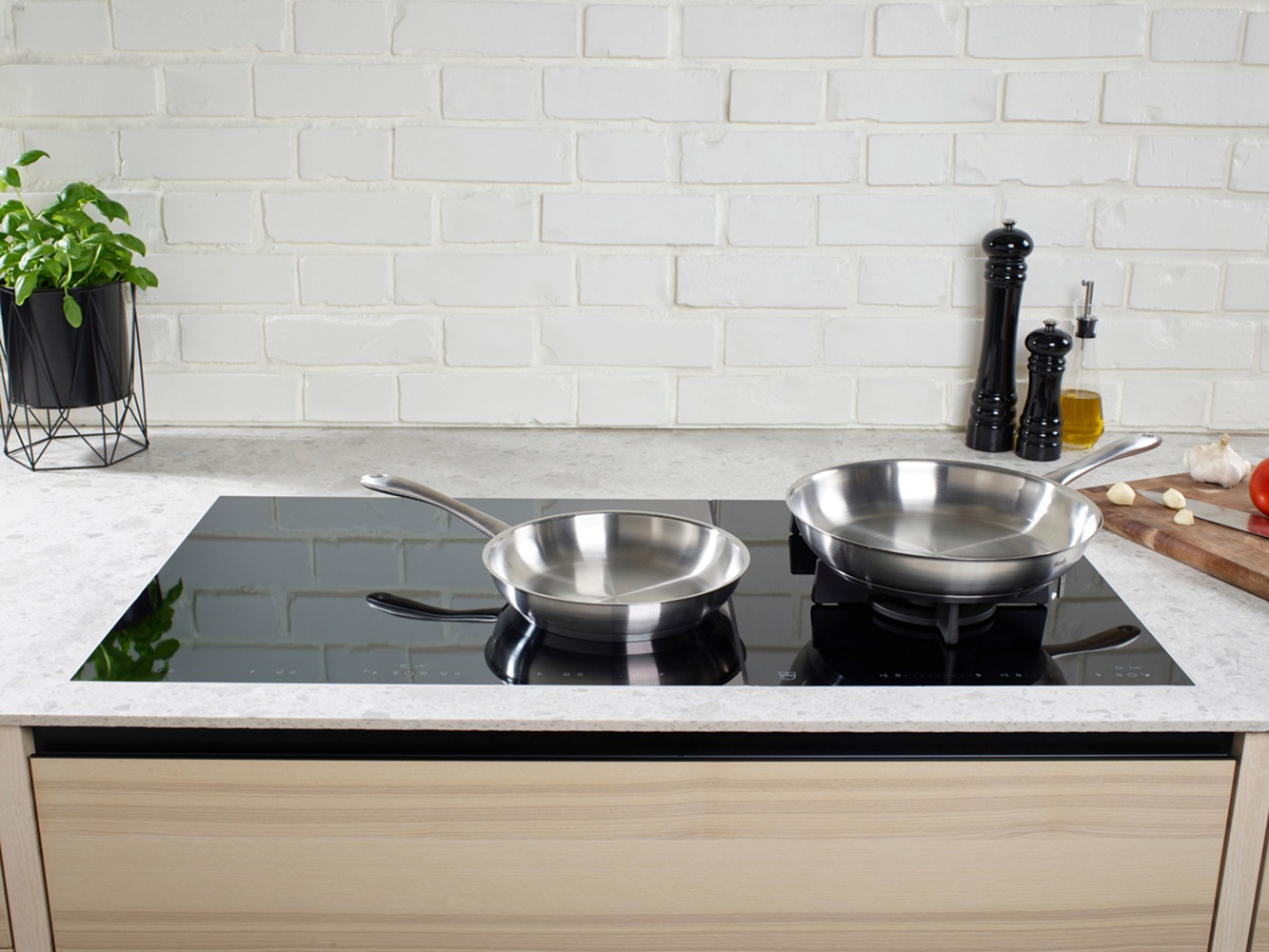 Fissler Pfannen-Set »Catania« Edelstahl 18/10 Set, Ø 24 cm + 28 cm, 2 Stk. tlg. Backofen- und Spülmaschinengeeignet, Inuktion