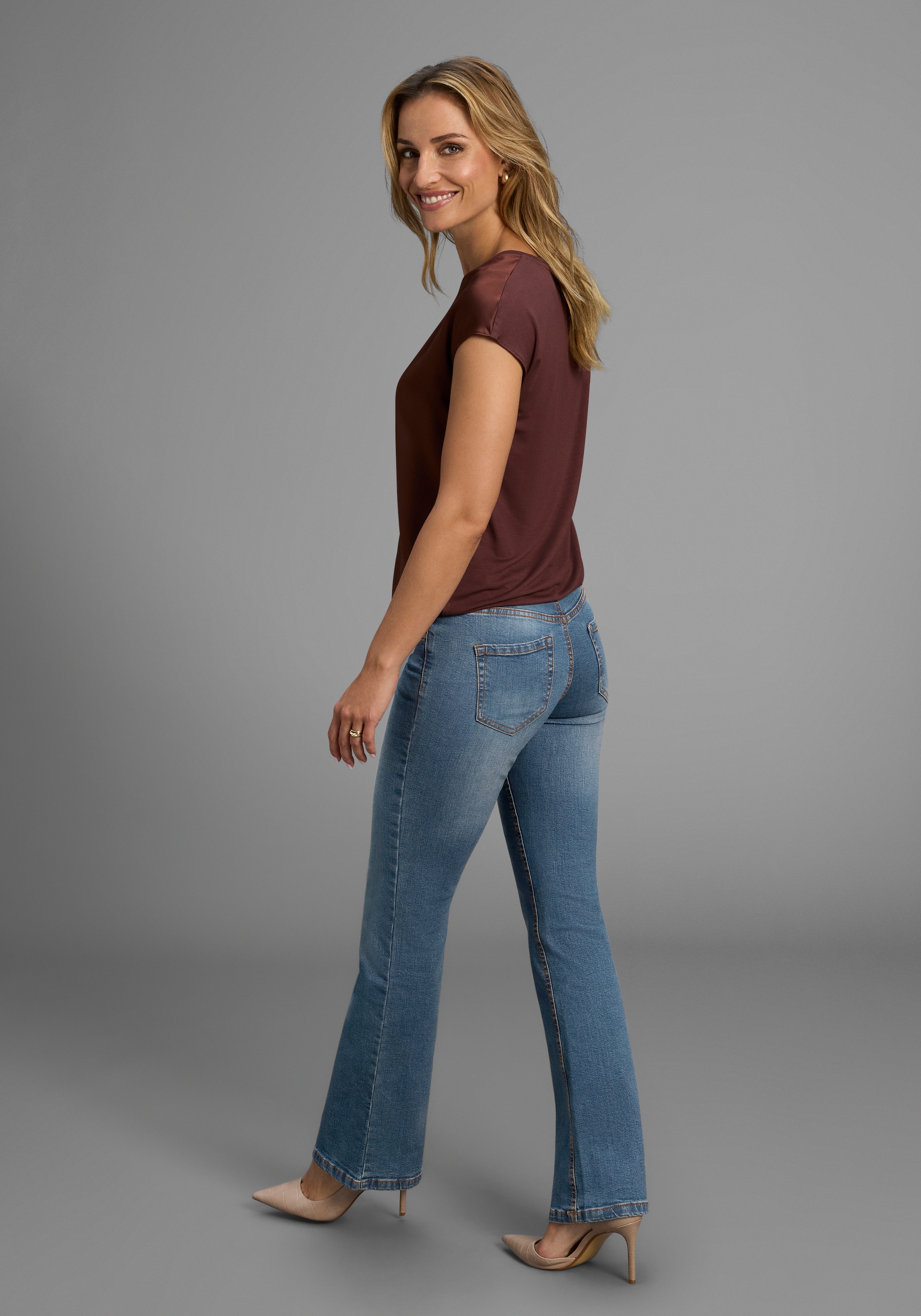 Arizona Bootcut-Jeans »Bund mit seitlichem Gummizugeinsatz« hohe Leibhöhe,  Bootcut,  mit Stretch,  klassischer 5-Pocket-Style