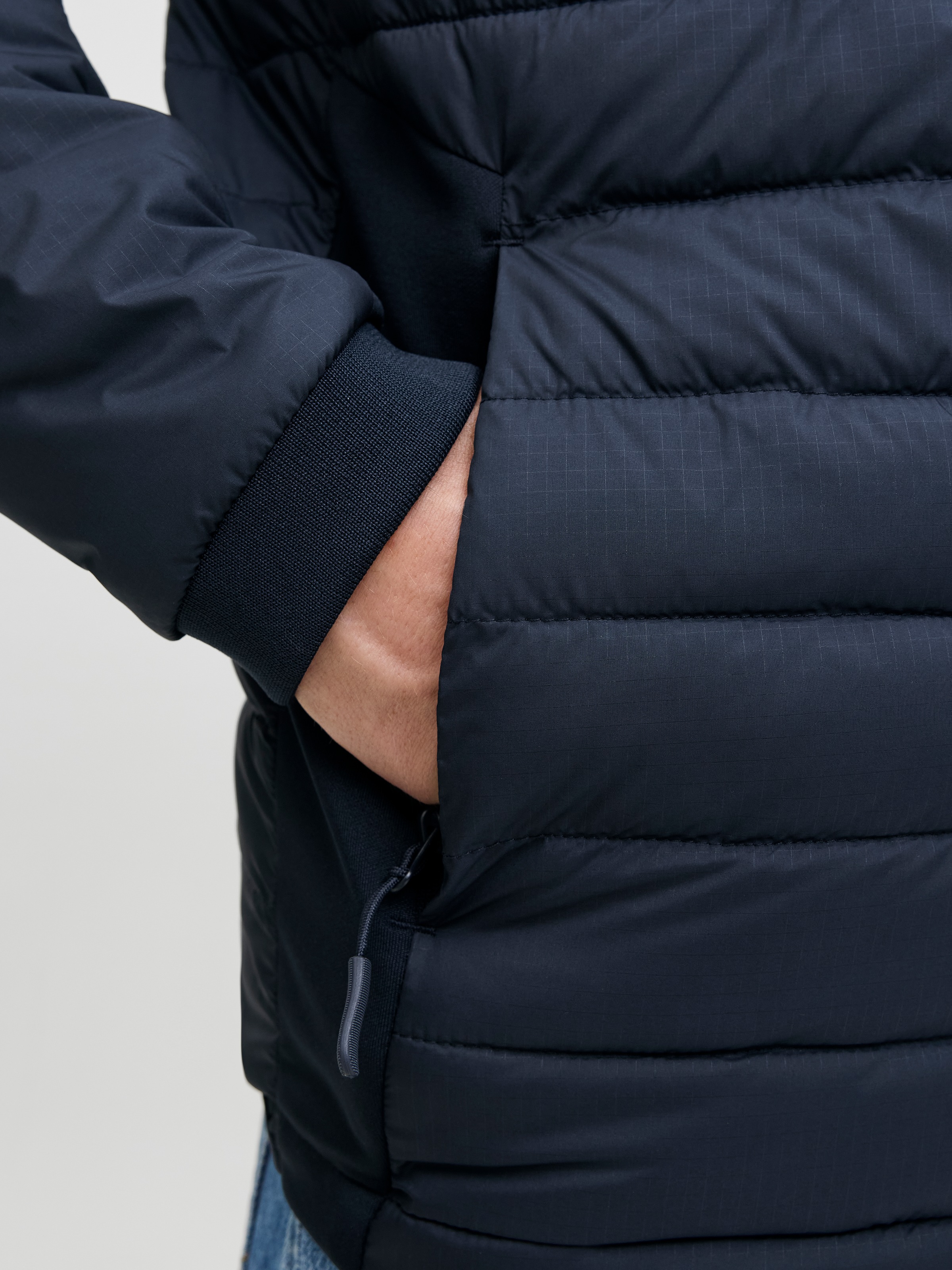 Thumbnail - Jack & Jones Steppjacke "JJESTATE HYBRID JACKET NOOS" mit Kapuze mit Kapuze