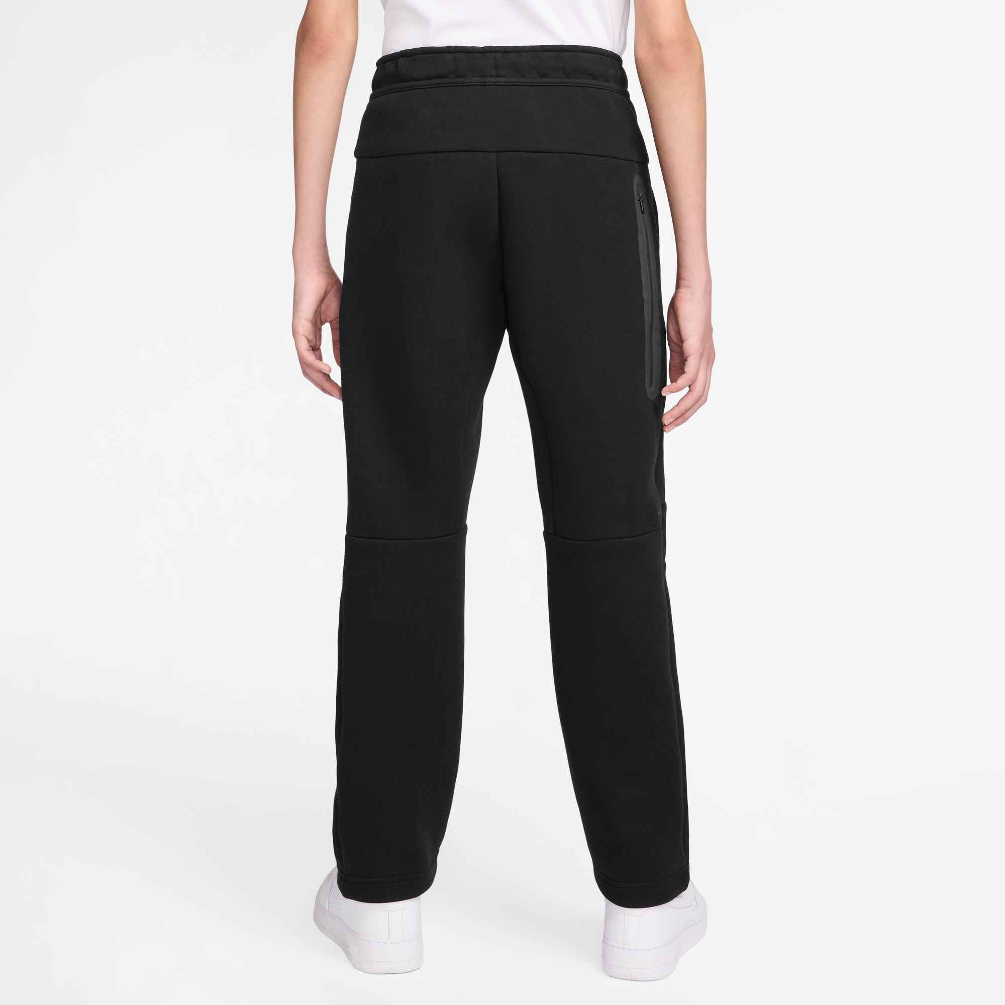 Nike Sportswear Sporthose »B NSW TCH FLC OH PANT«  mit elastischem Bund und Kordelzug, aus Baumwollmischung in Sweatware