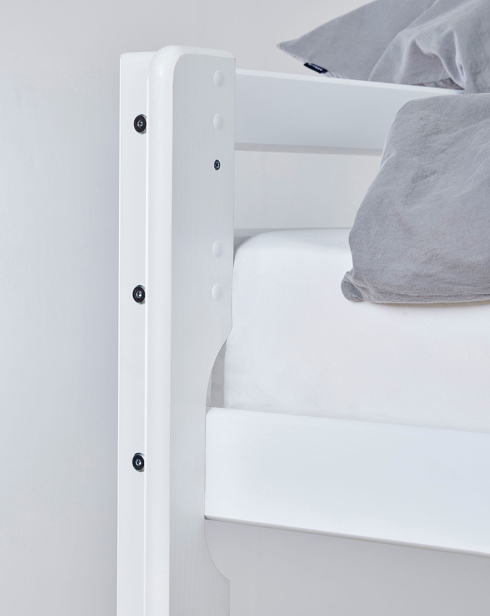 Hoppekids Hochbett »Hochbett 90x200cm mit Schreibtisch, umbaubar zu Einzelbett«, FSC® zert. Massivholz, Hochbett ohne Schreibtisch nutzbar