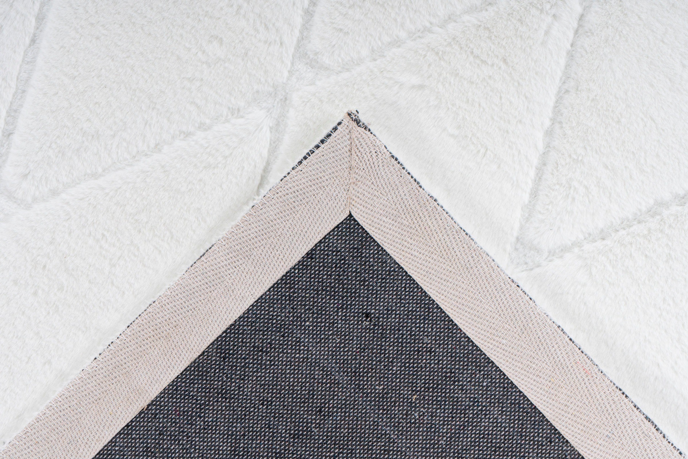 Teppich CALO-DELUXE "Jardan-2000" Gr. 2, weiß, B:80cm H:20mm L:150cm, Kunstfaser, Teppiche, Teppich, besonders weich durch Microfaser, Rauten-Design 3