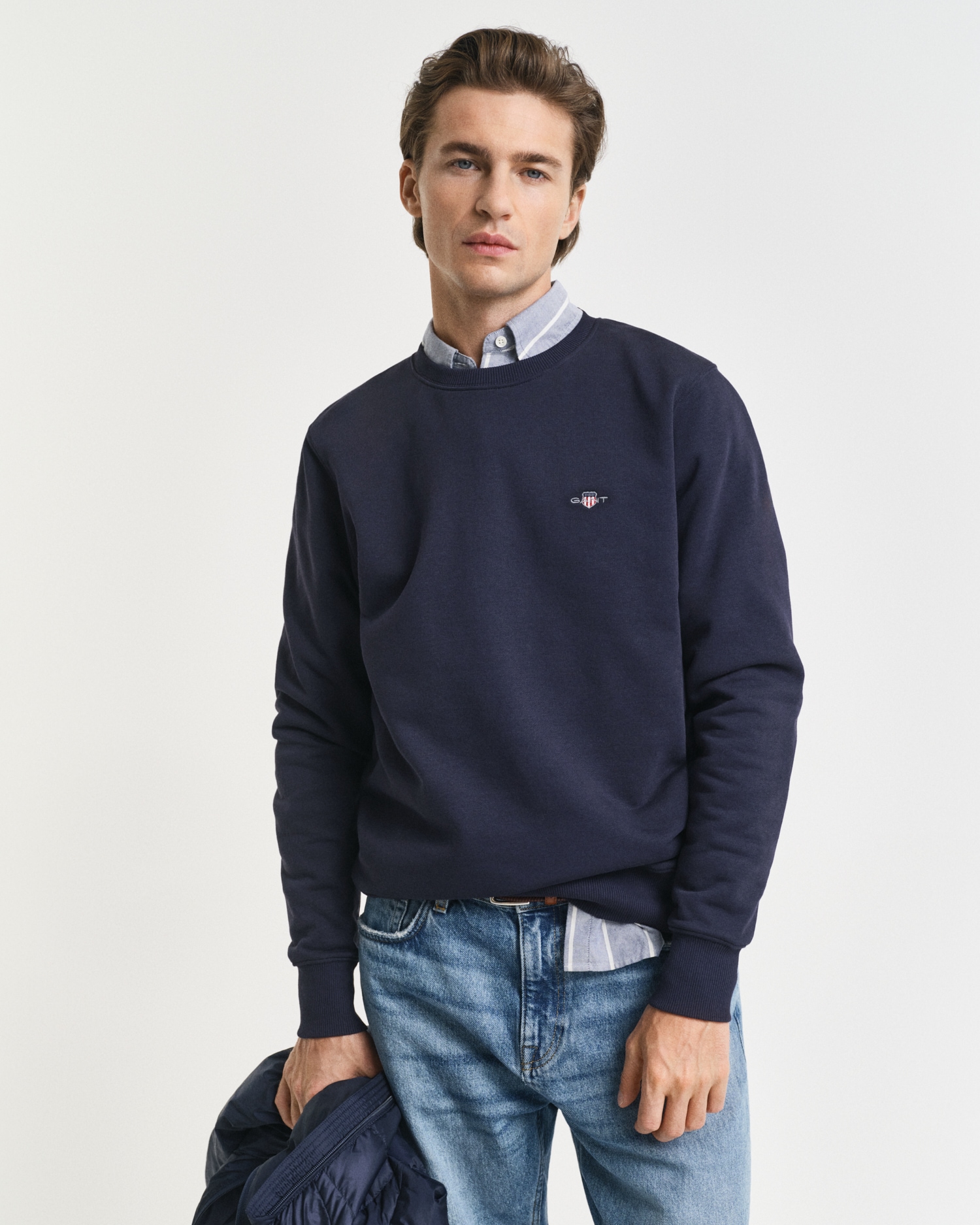 Gant Sweatshirt "REG SHIELD C-NECK SWEAT", mit Logostickerei auf der Brust günstig online kaufen
