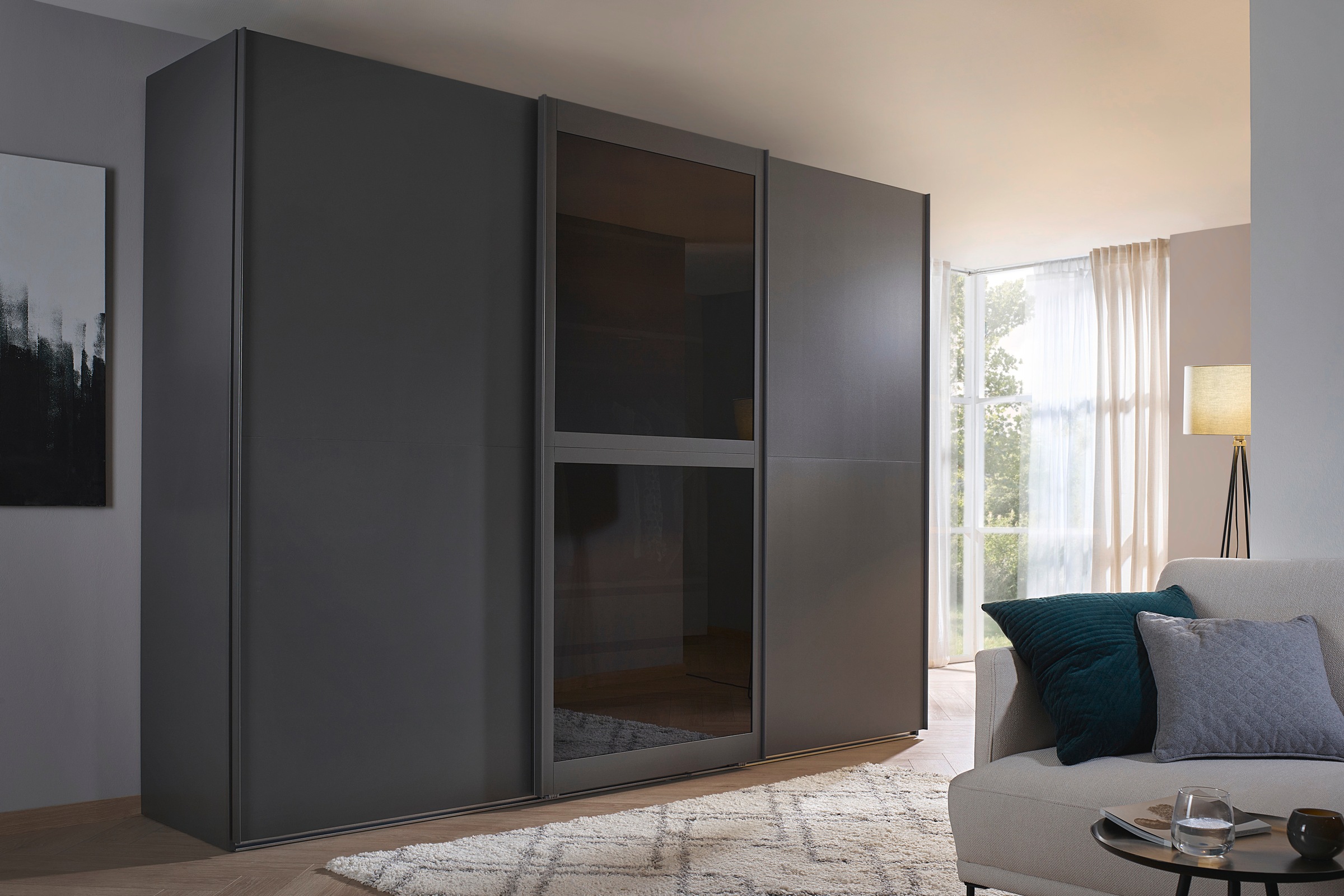 rauch Schwebetürenschrank »Kleiderschrank Schrank Garderobe Schlafzimmerschrank LUMIS«, (inkl. umfangreichem Zubehör), mit Glasrahmentüren aus transparentem Grauglas MADE IN GERMANY