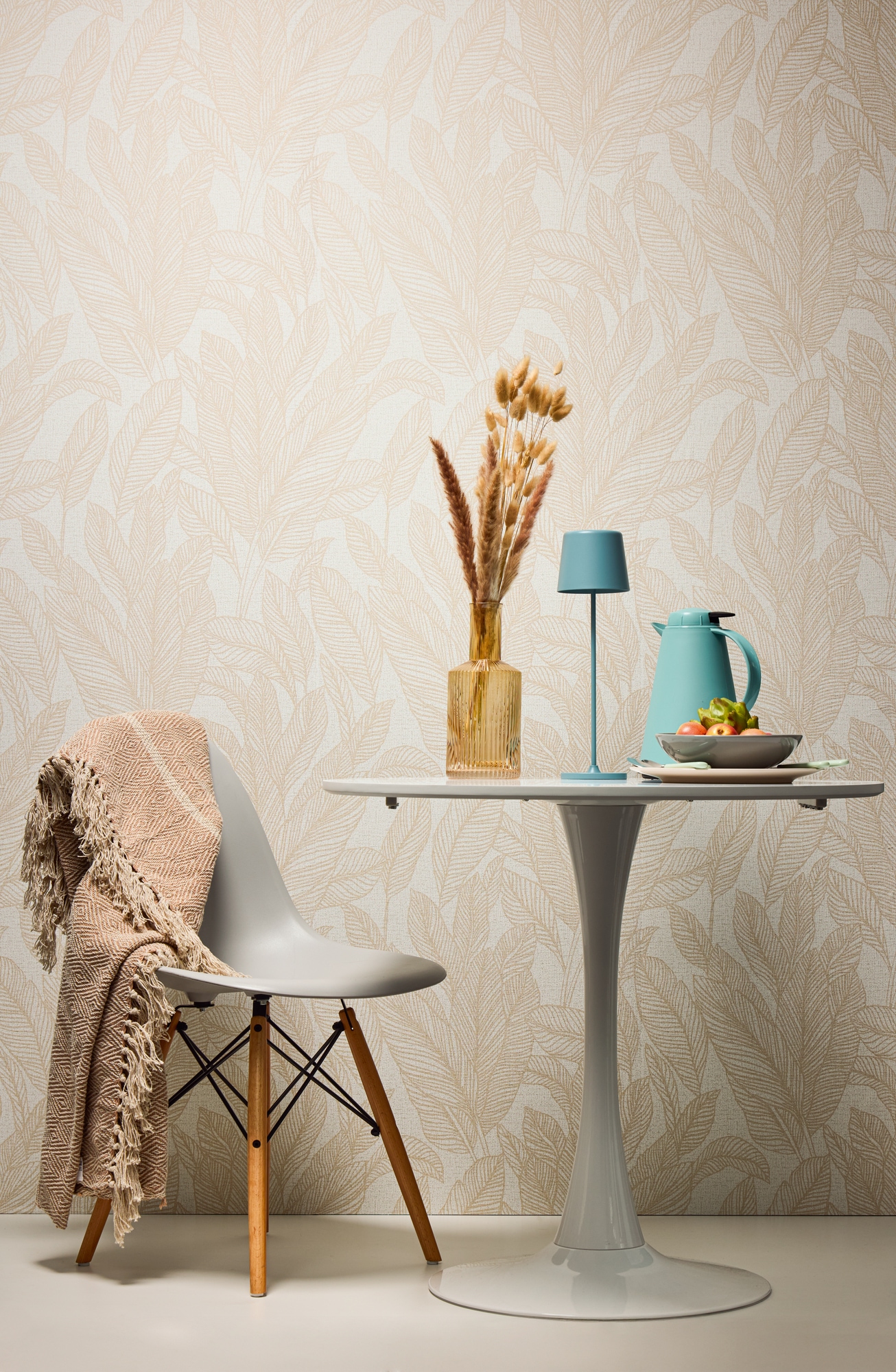 CosmoLiving by Cosmopolitan Vliestapete "Golden Fern – Edle Vliestapete" matt strukturiert Feine Blattstruktur mit edlem Glanz
