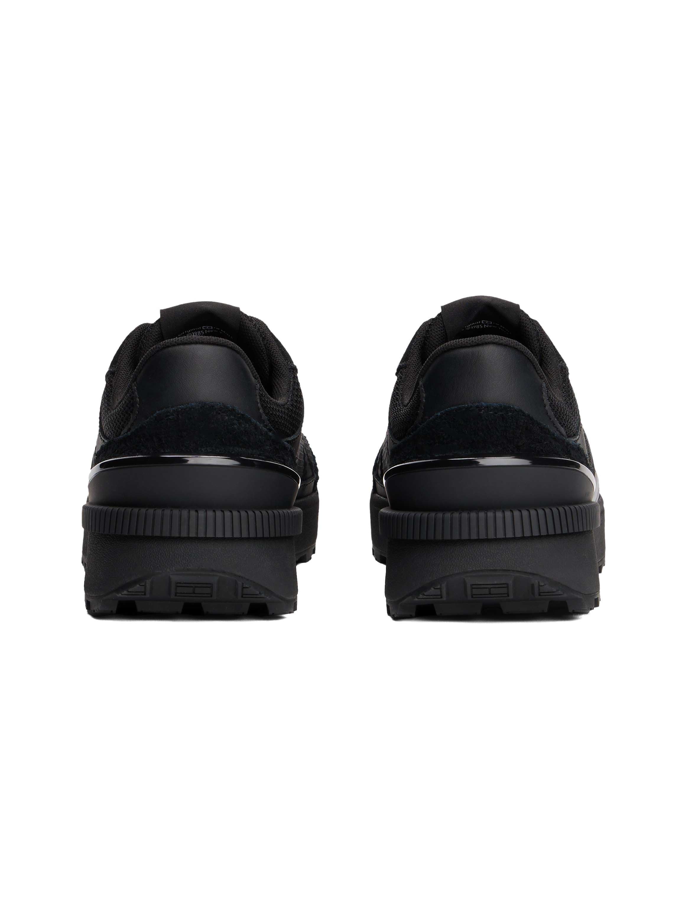 Tommy Jeans Sneaker »TJM TECHNICAL RUNNER ESS«, Freizeitschuh, Halbschuh, Schnürschuh mit gepolstertem Schaftrand