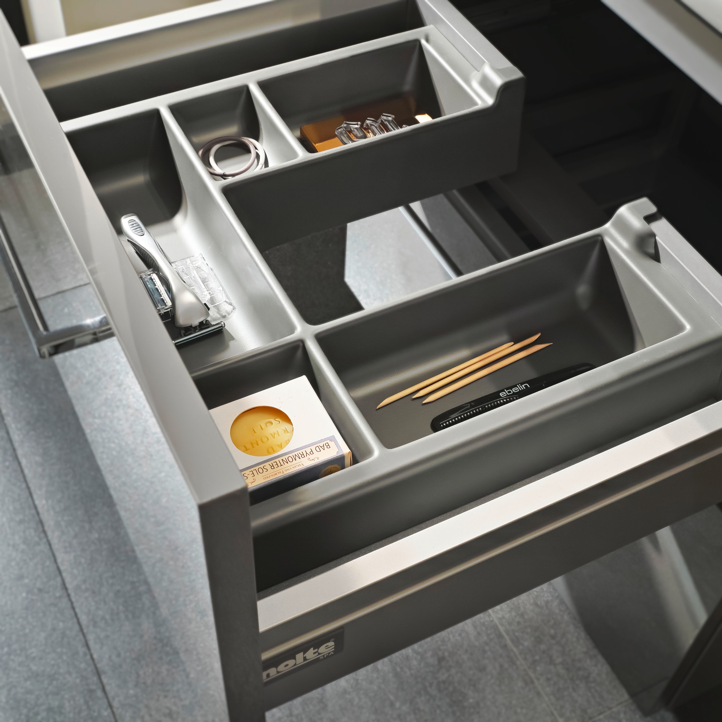 Nolte SPA Badmöbel-Set »Lux - Badmöbel-Set« Komplett-Set, Spiegelschrank, Keramikbecken, Waschtisch 2 Auszüge, LED, erw., li/re, 3 Stk. tlg.