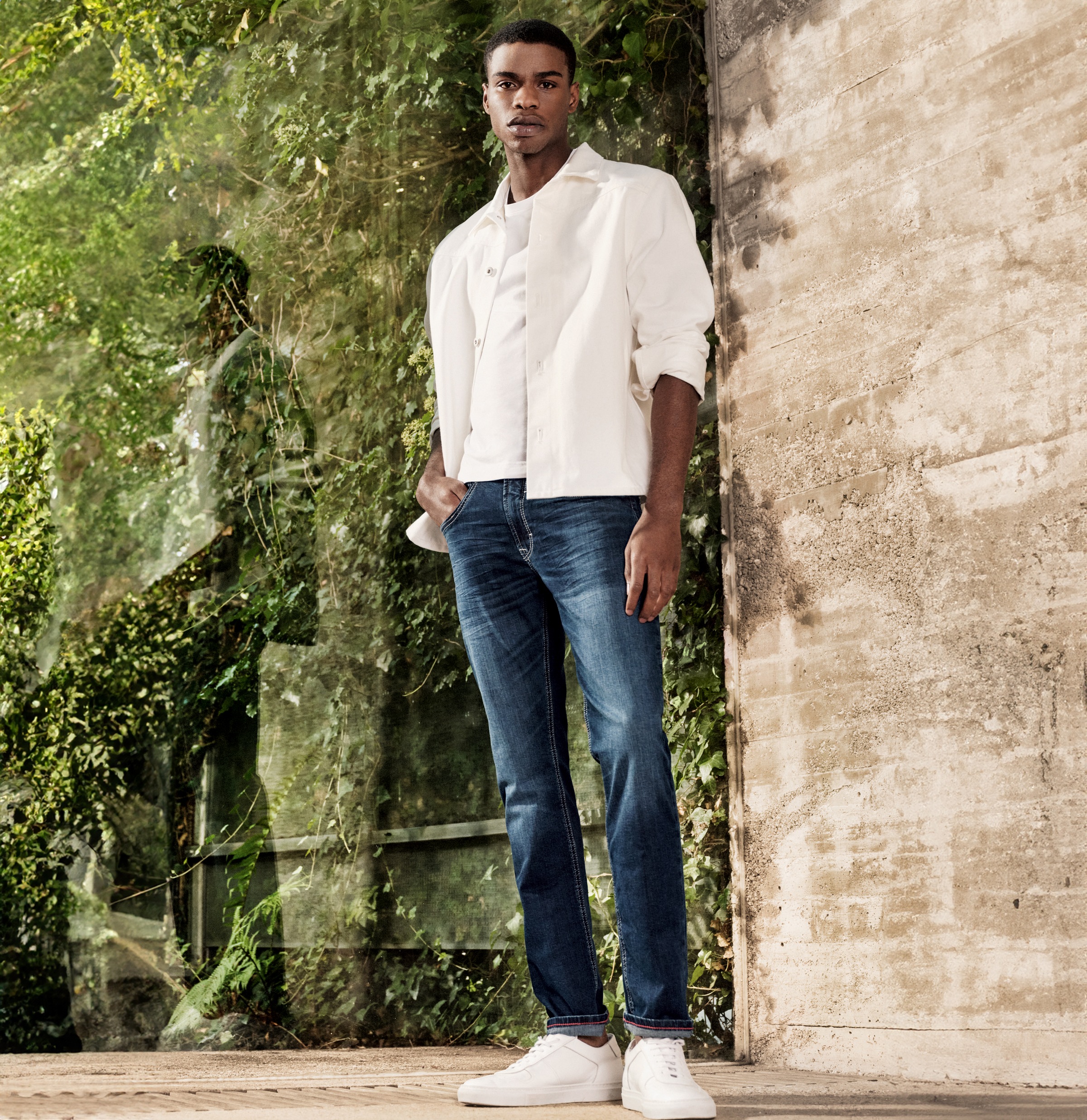 MAC Slim-fit-Jeans »Arne-Pipe light«, schmaler figurbetonender Schnitt